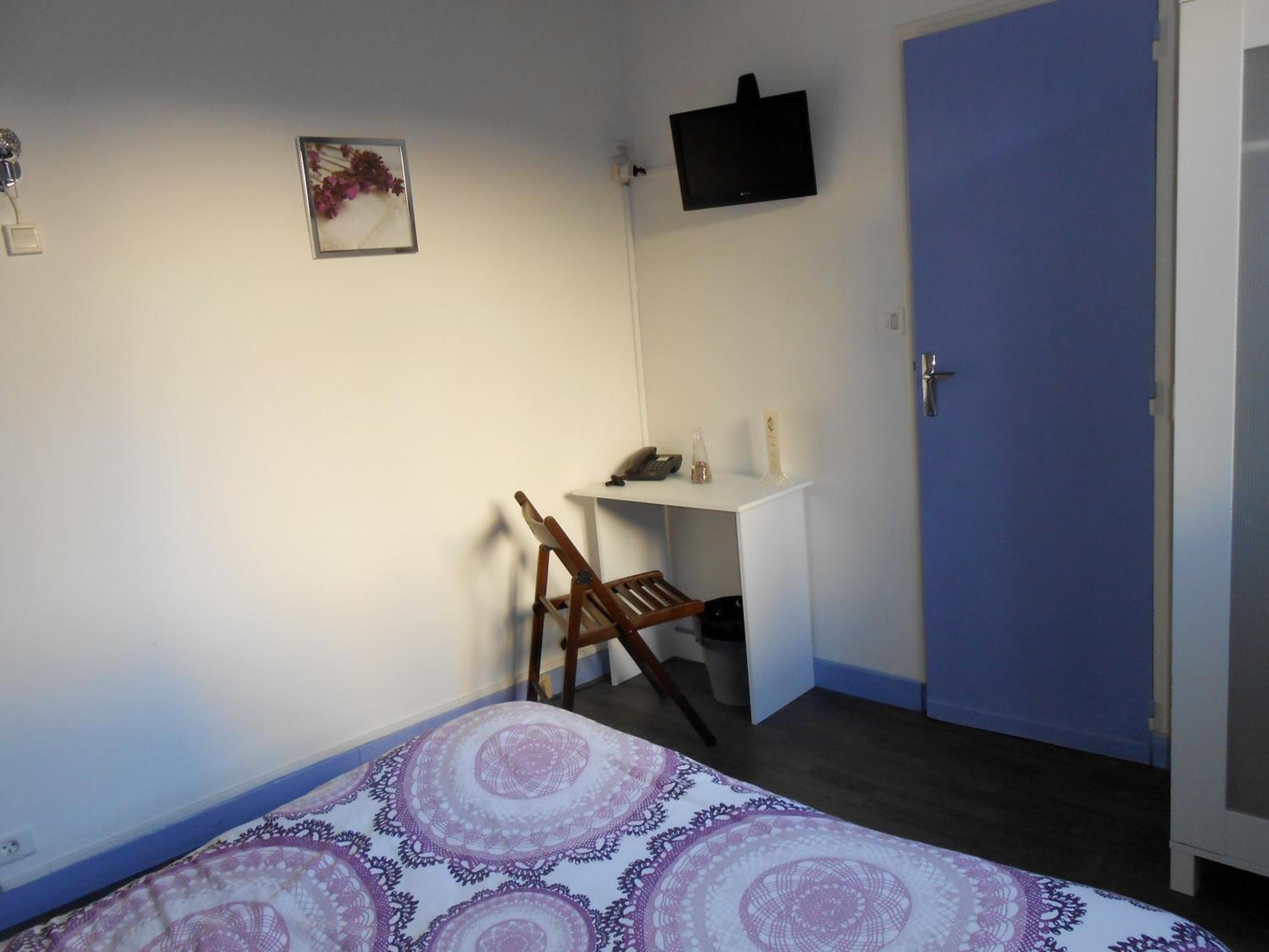 Double Room - Photo 8