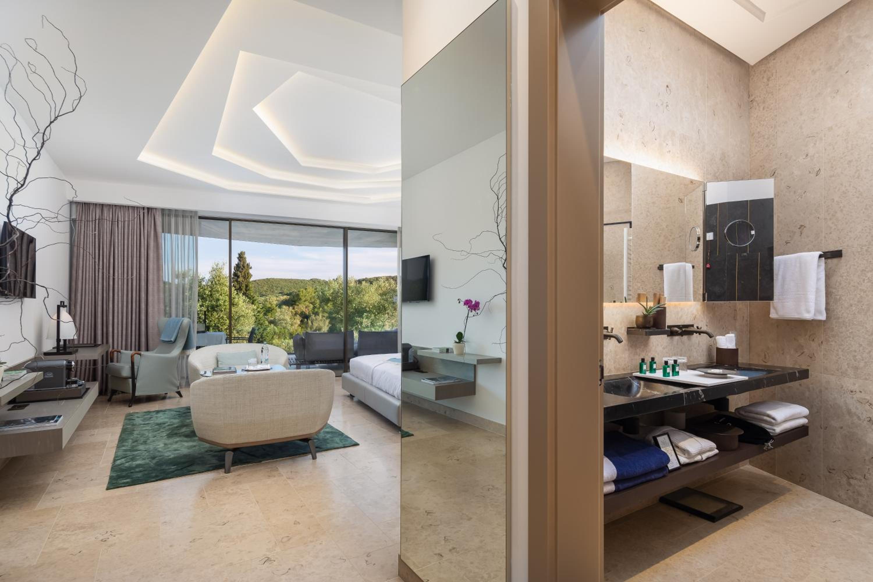 Deluxe Room with Terrace and Sea View - Photo 1