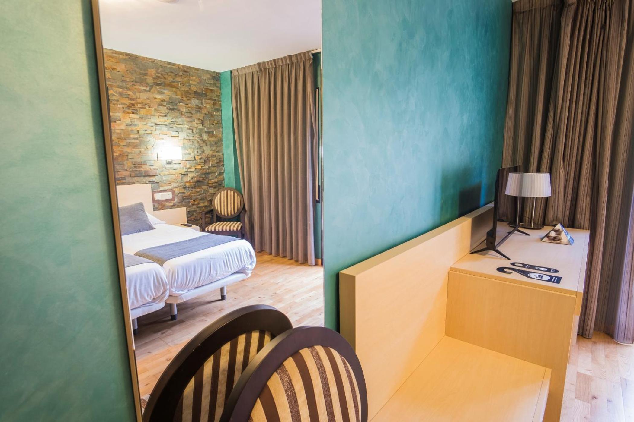 Habitación Doble Estándar o con Dos Camas Individuales.