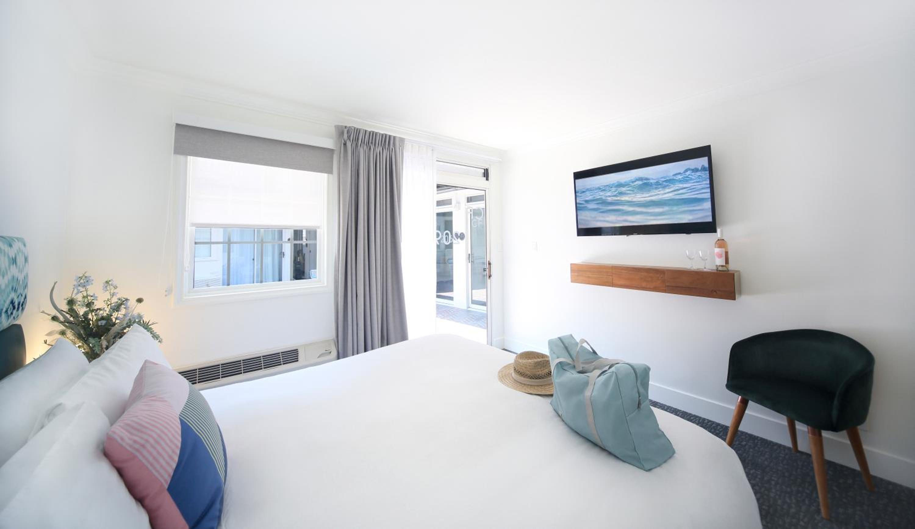 Courtyard king room