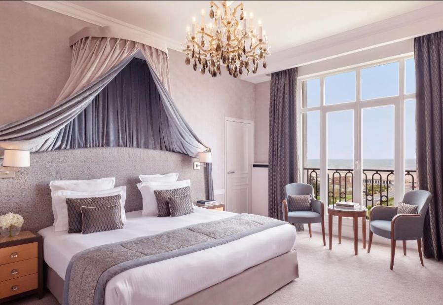 Prestige with Sea View - Photo 1