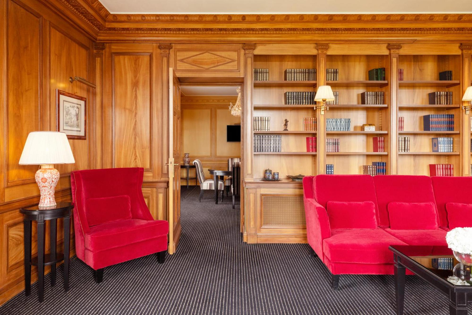 Suite with Garden View