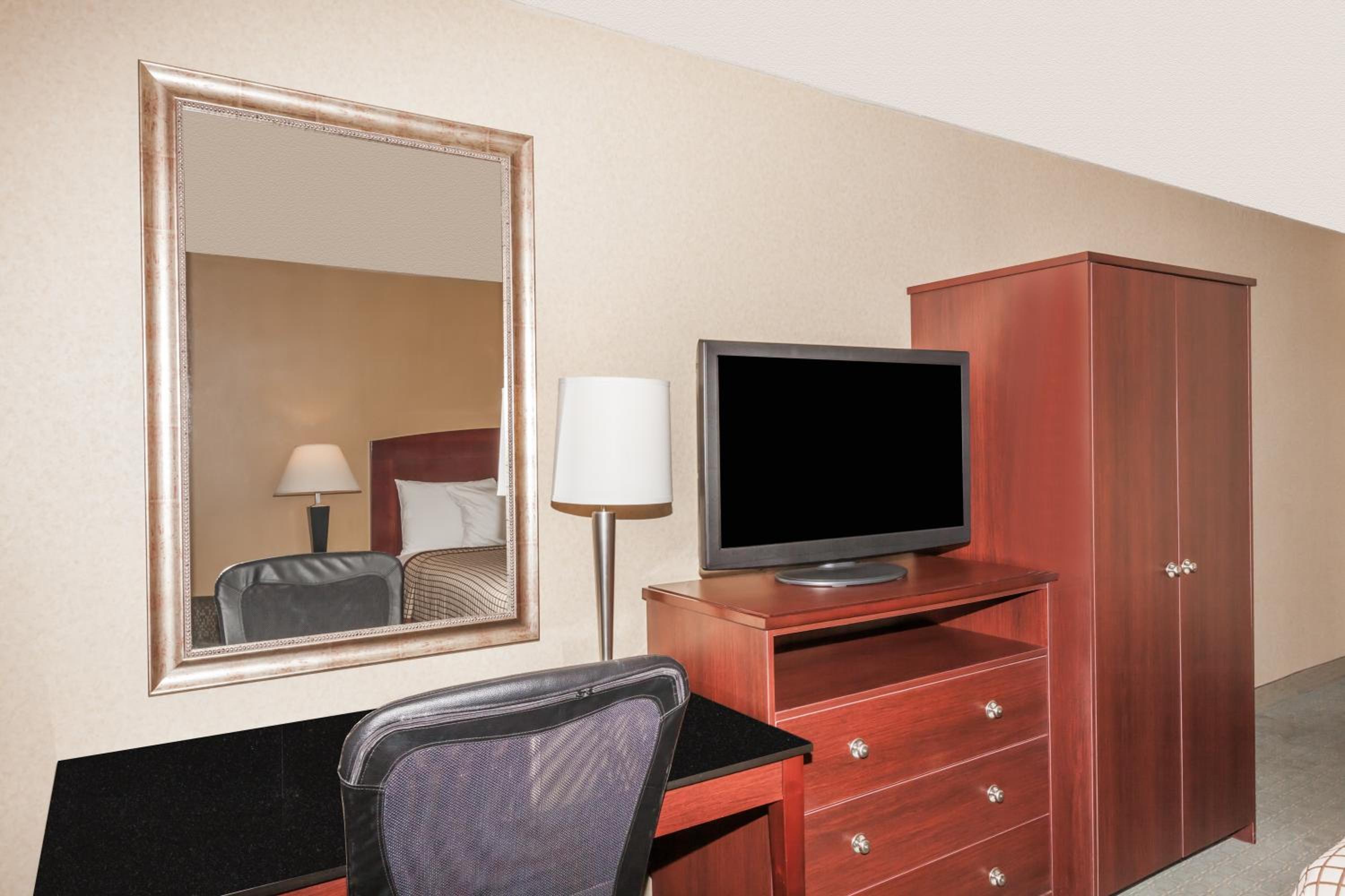 Double Room with Two Double Beds - Non-Smoking - Photo 3