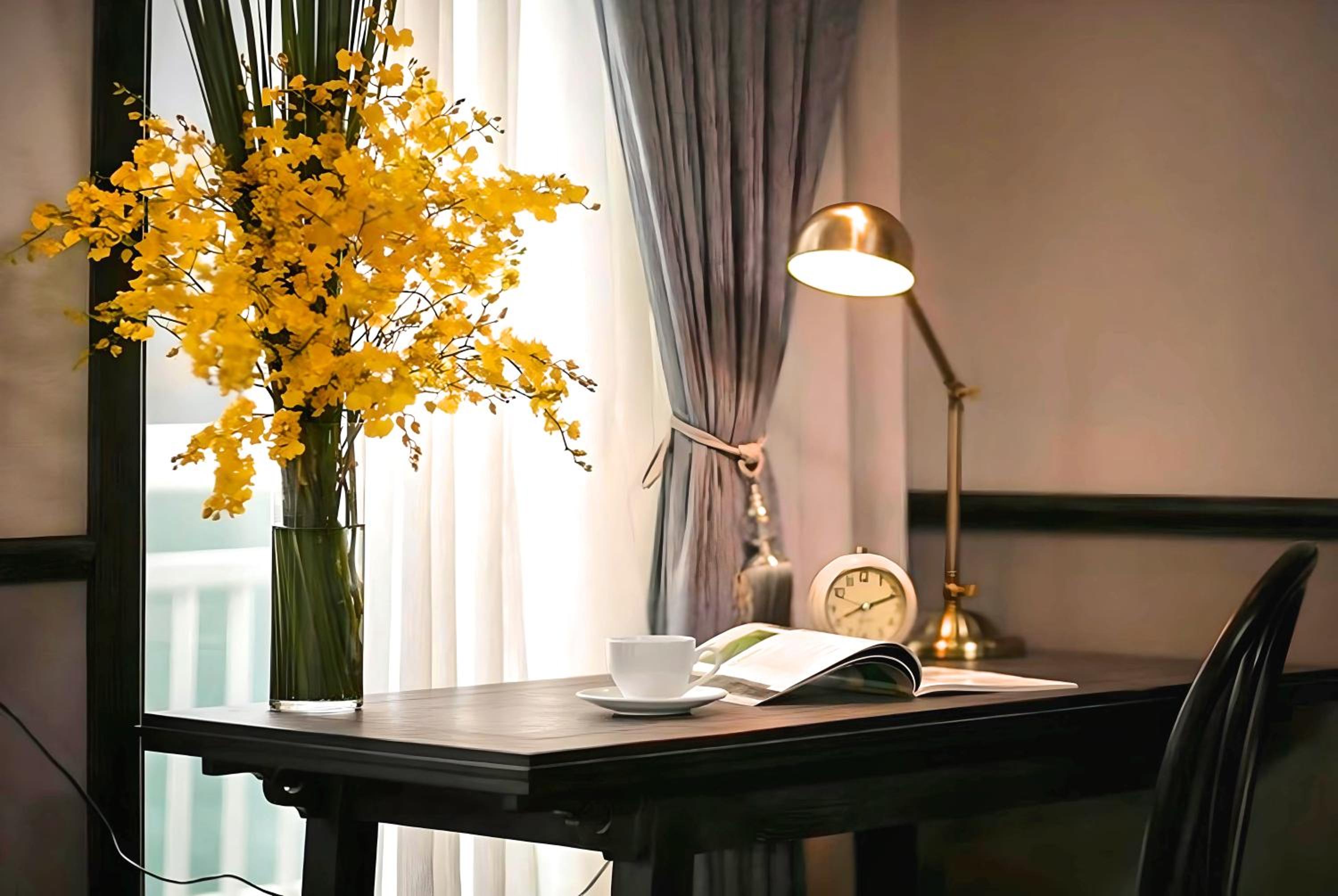 Junior Suite with Private Balcony - Photo 8
