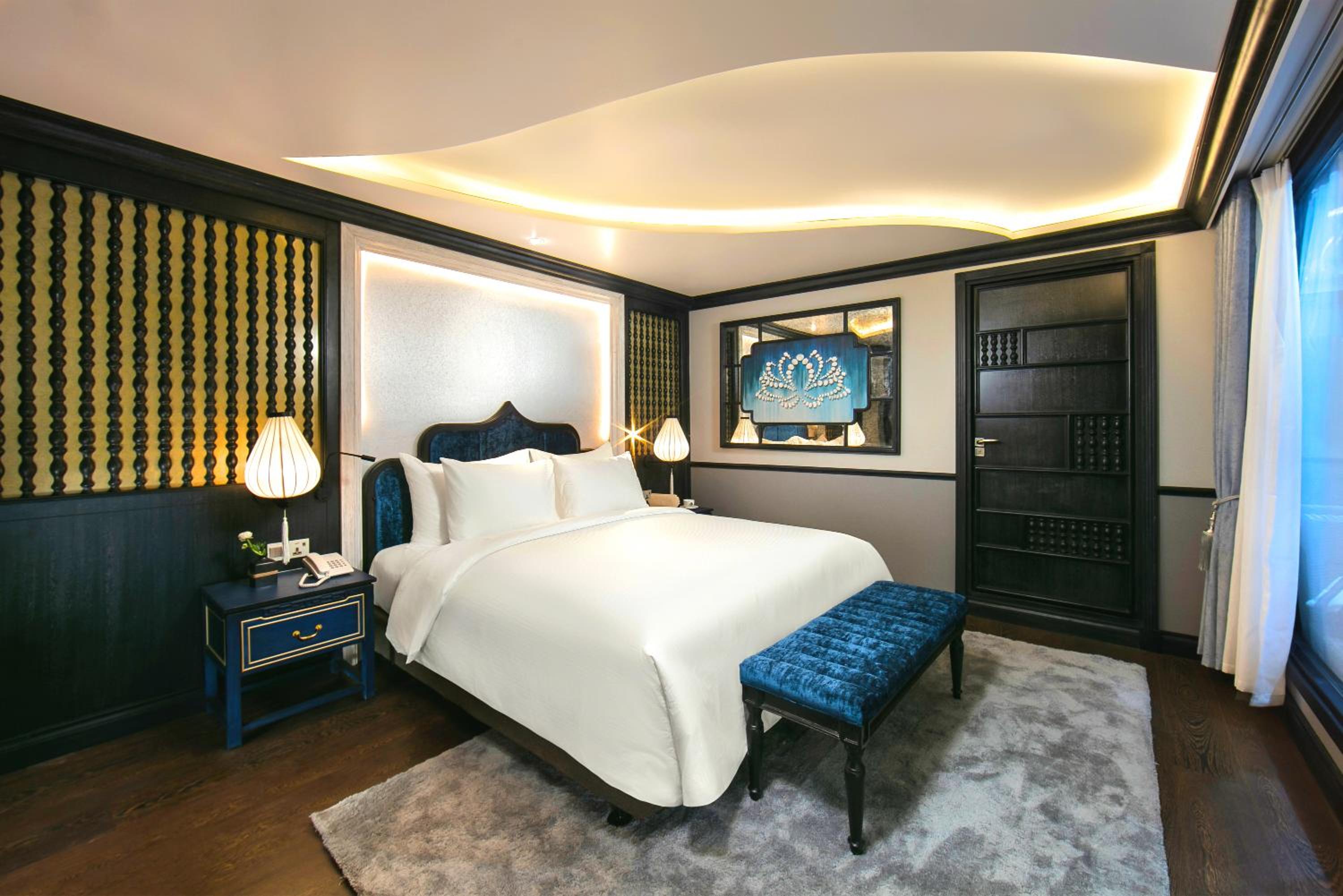 Junior Suite with Private Balcony - Photo 1