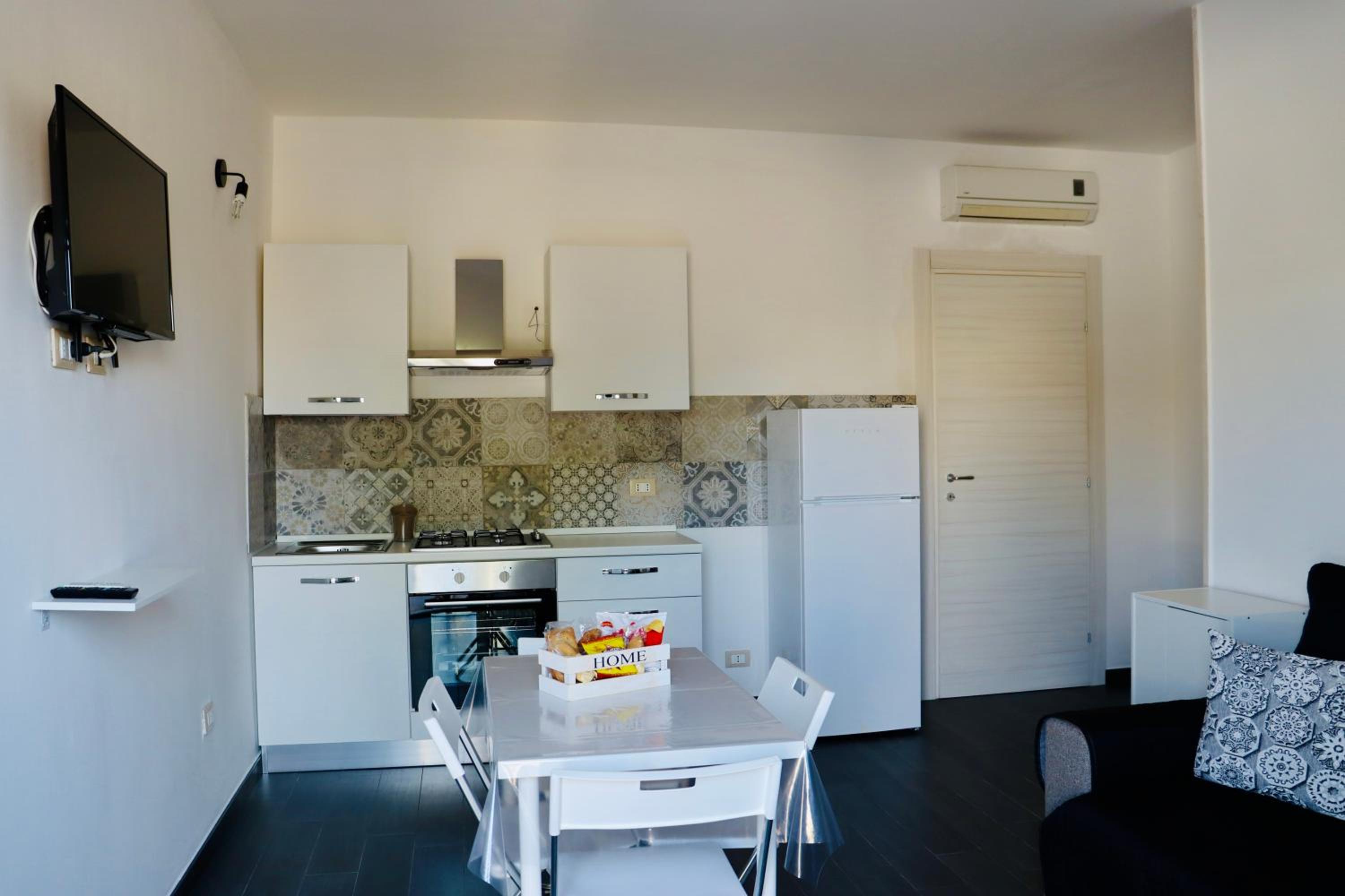 One-Bedroom Apartment photo 2