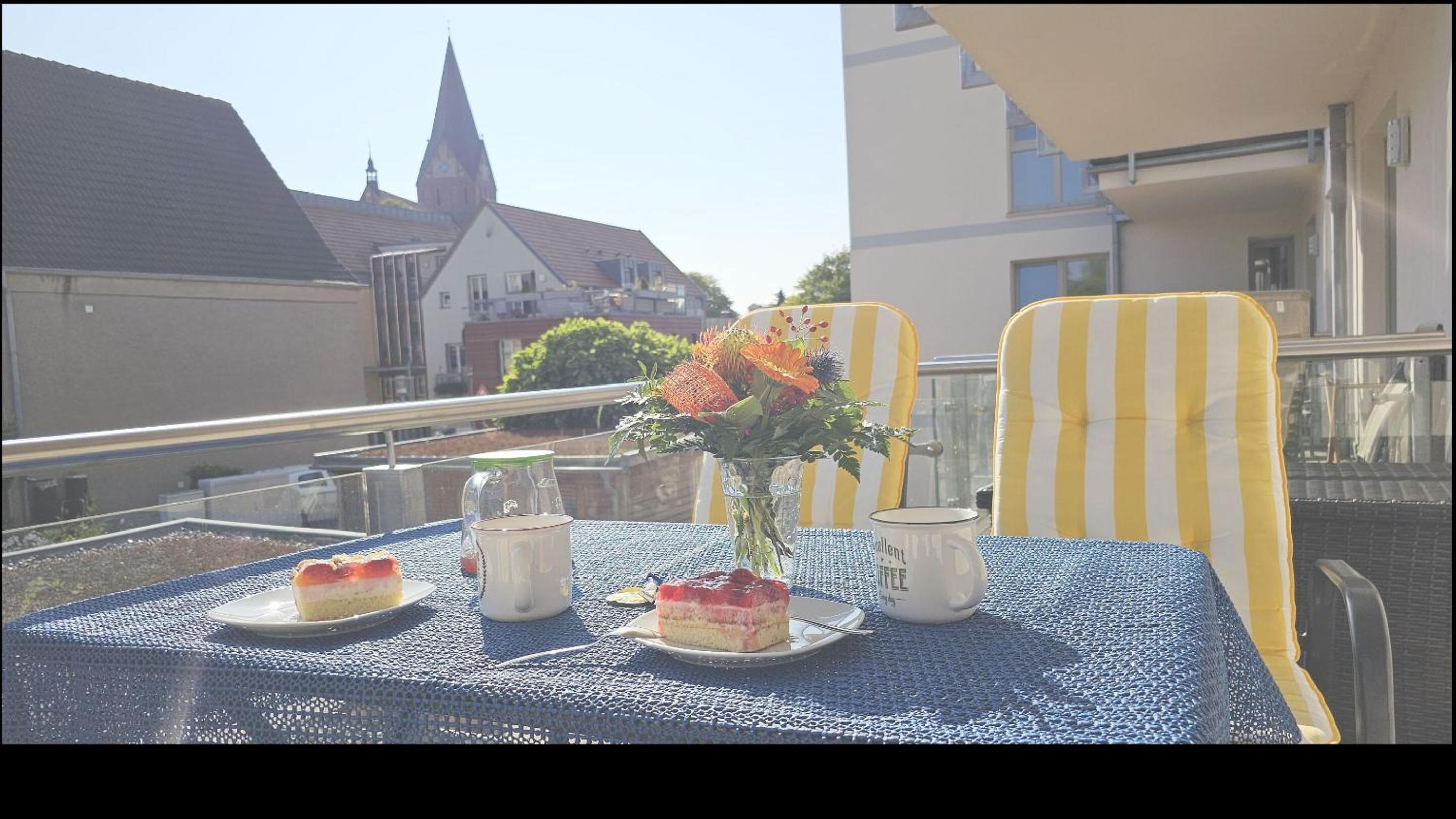 One-Bedroom Apartment with Balcony photo 2