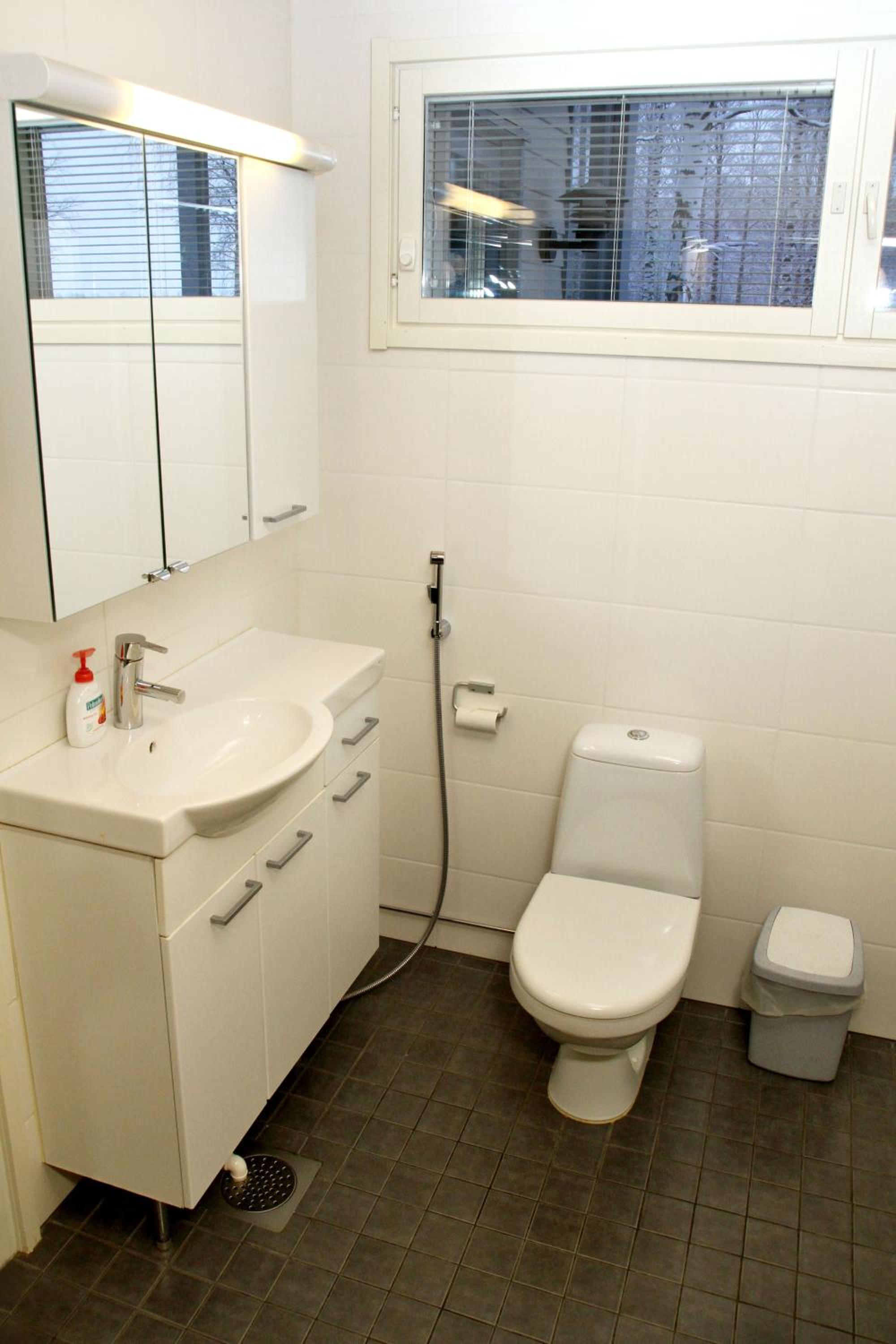 One-Bedroom Apartment with Sauna - Photo 47