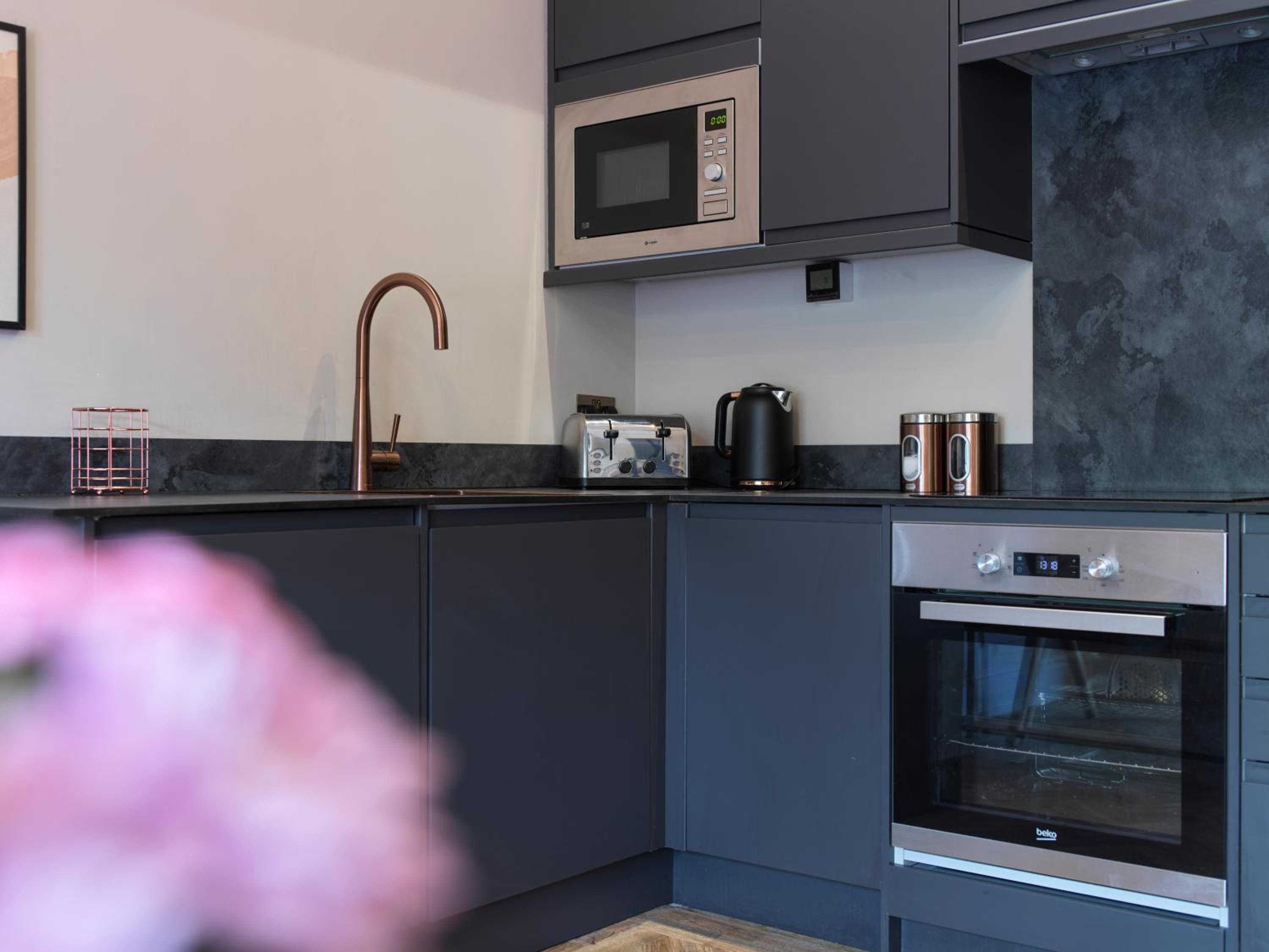 Three-Bedroom Apartment - Photo 7