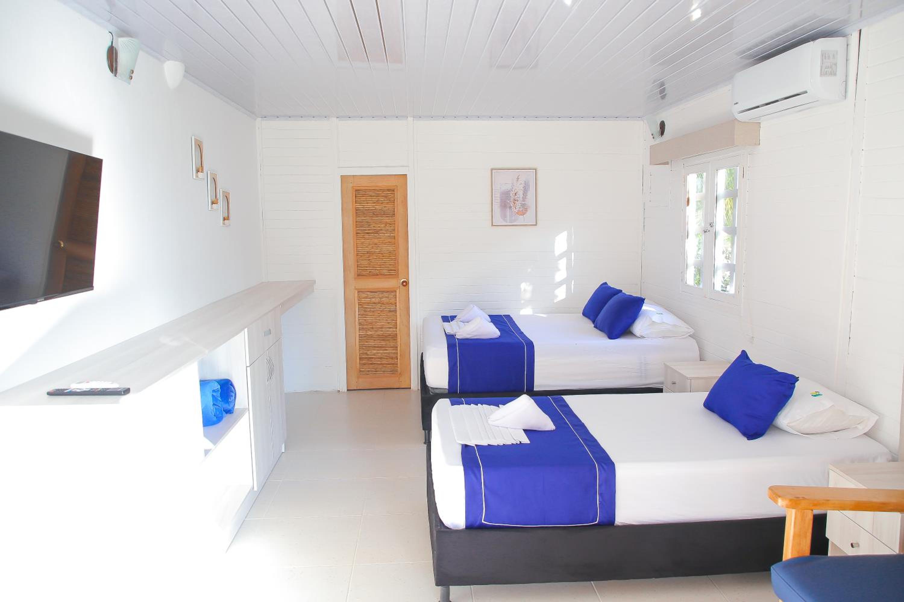 Bungalow with Garden View photo 2