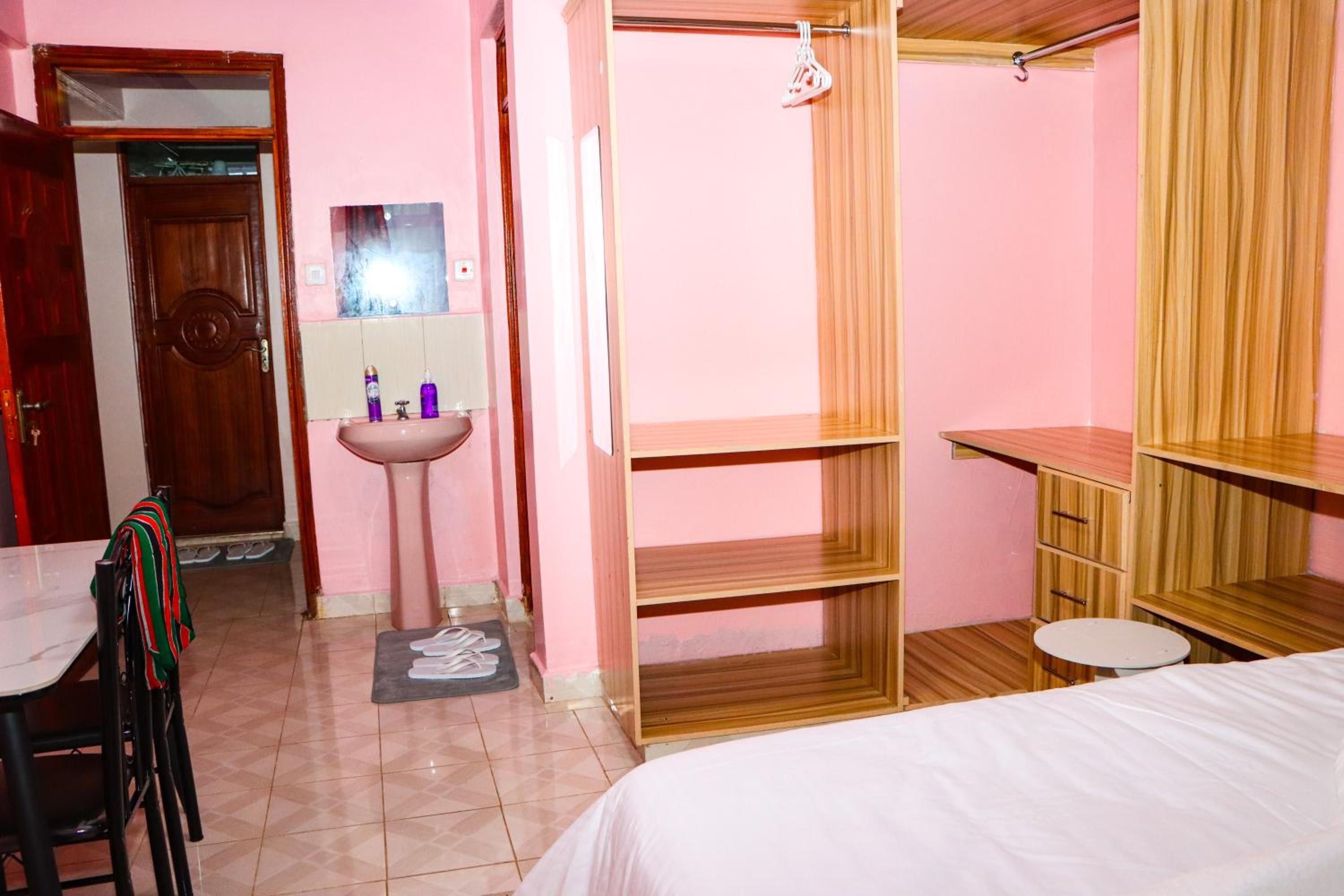 Two-Bedroom Deluxe Apartment with Balcony photo 3
