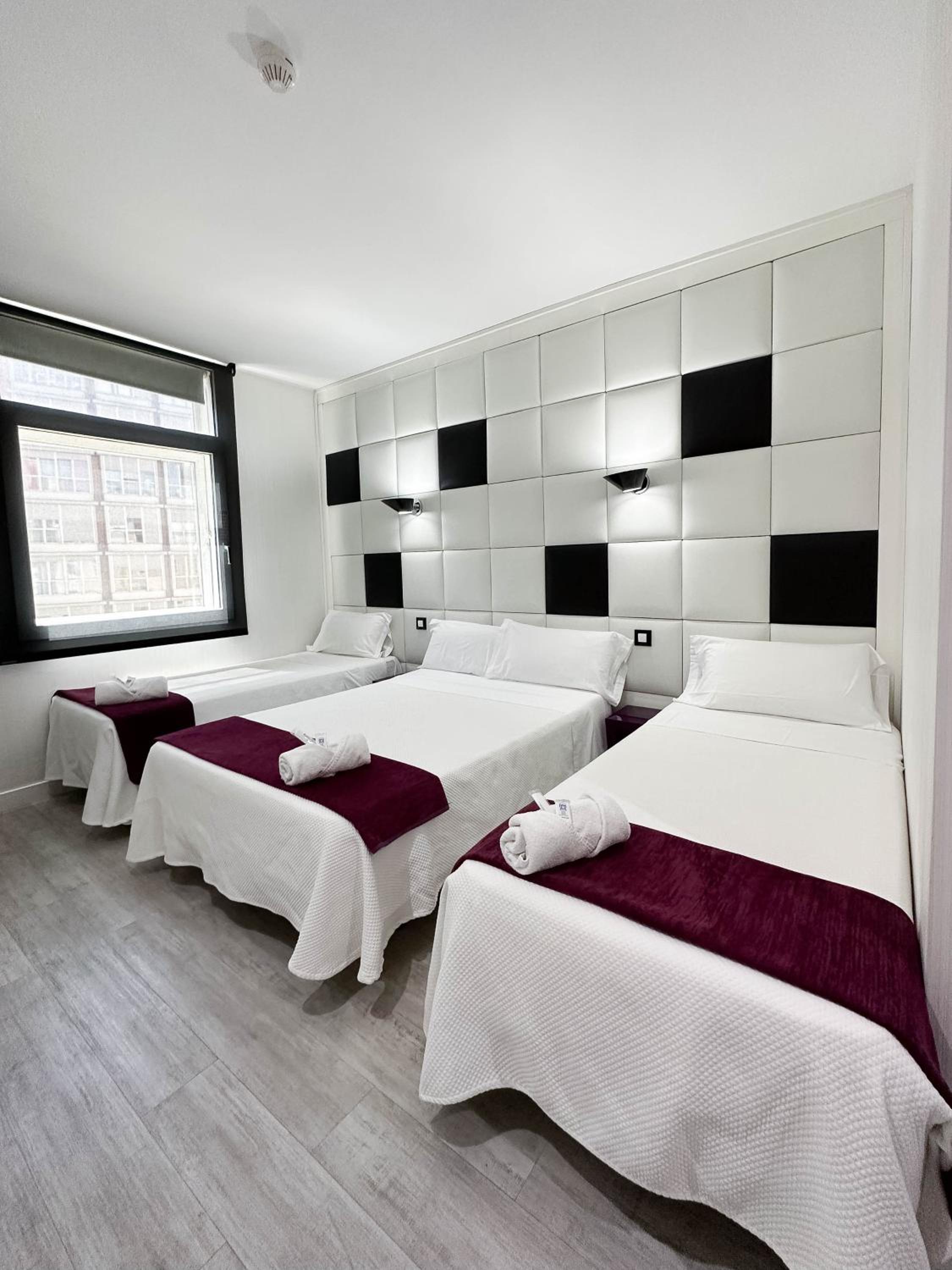 Standard Triple Room - Photo 4