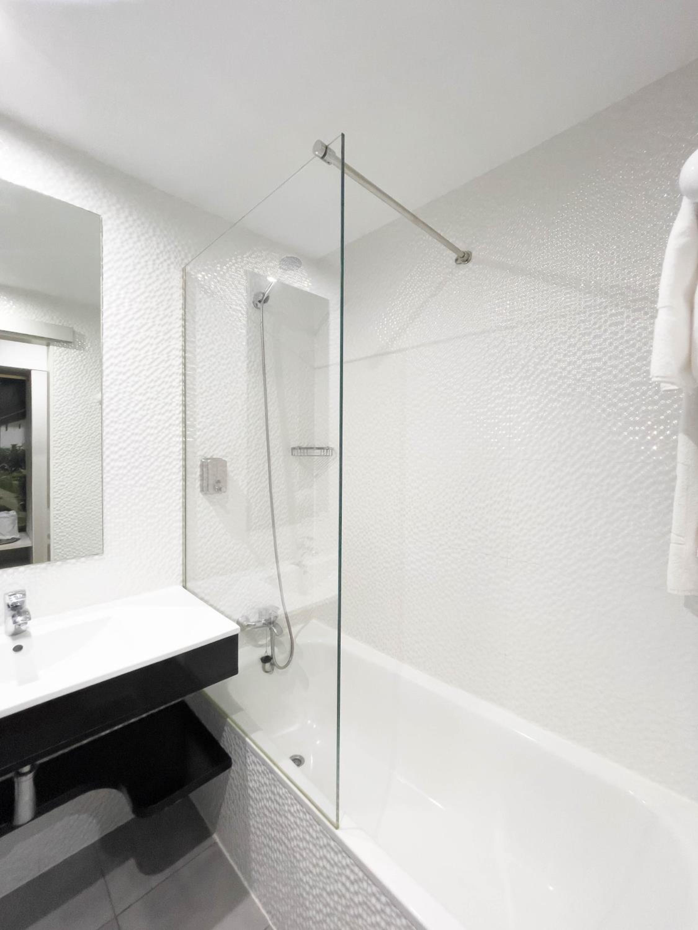 Standard Triple Room - Photo 16