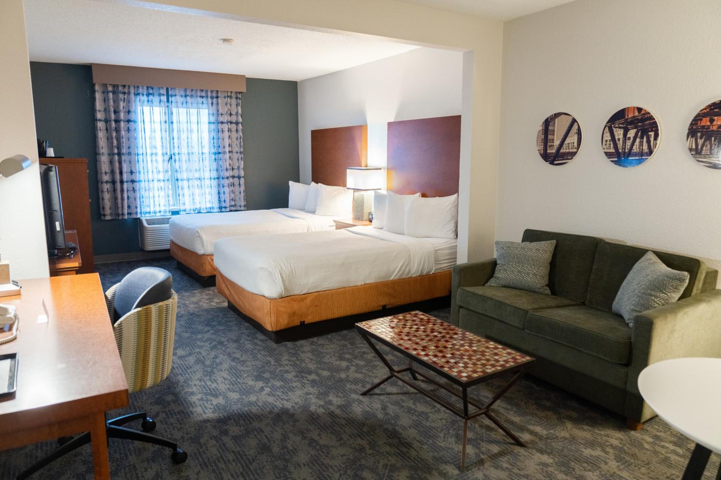 Double Room with Two Double Beds - Disability Access - Photo 2