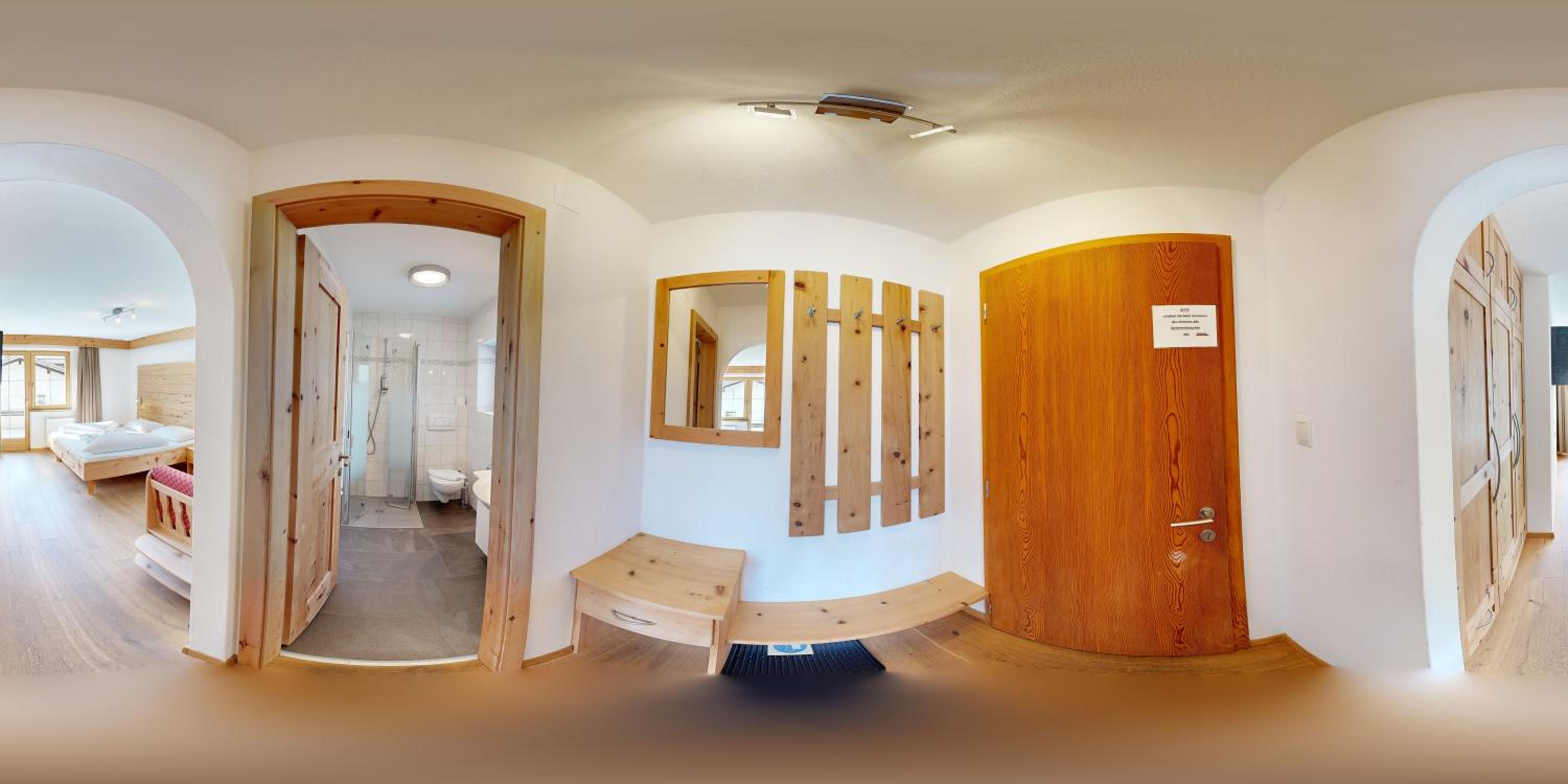 Deluxe Double Room with Balcony photo 2