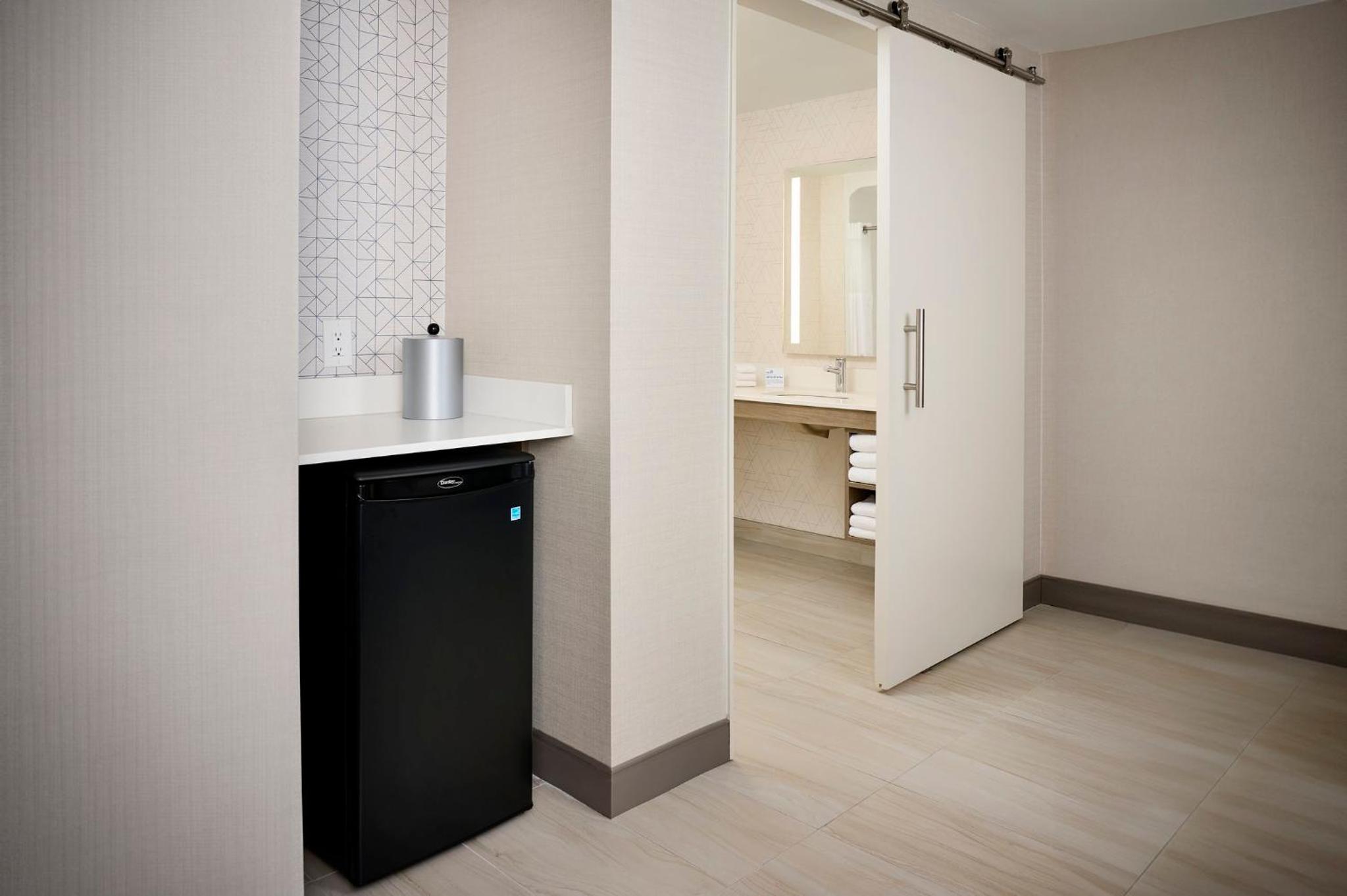 Standard Queen Room with Two Queen Beds and Mobility Accessible Roll-In Shower - Photo 2