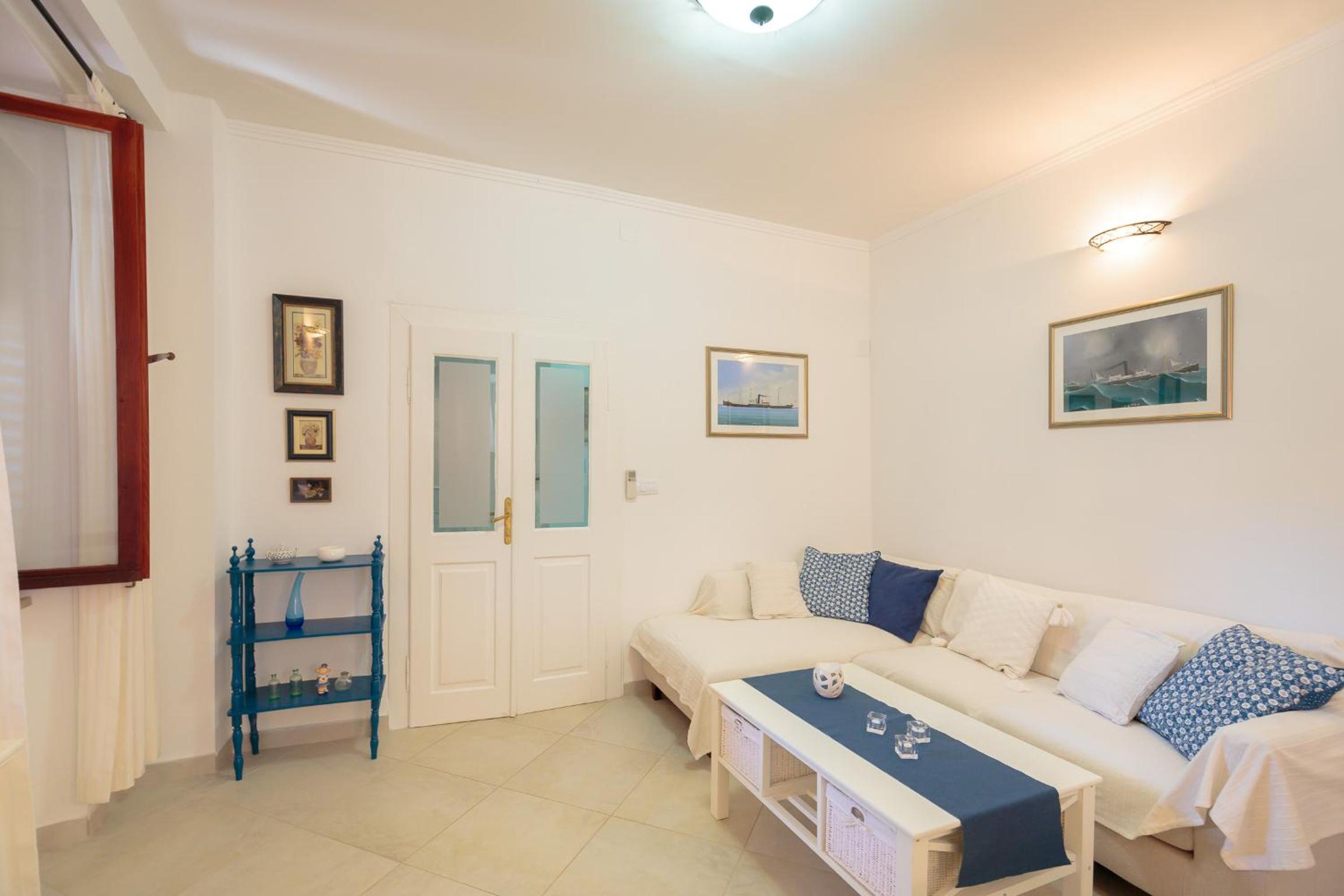 Four-Bedroom Villa photo 1