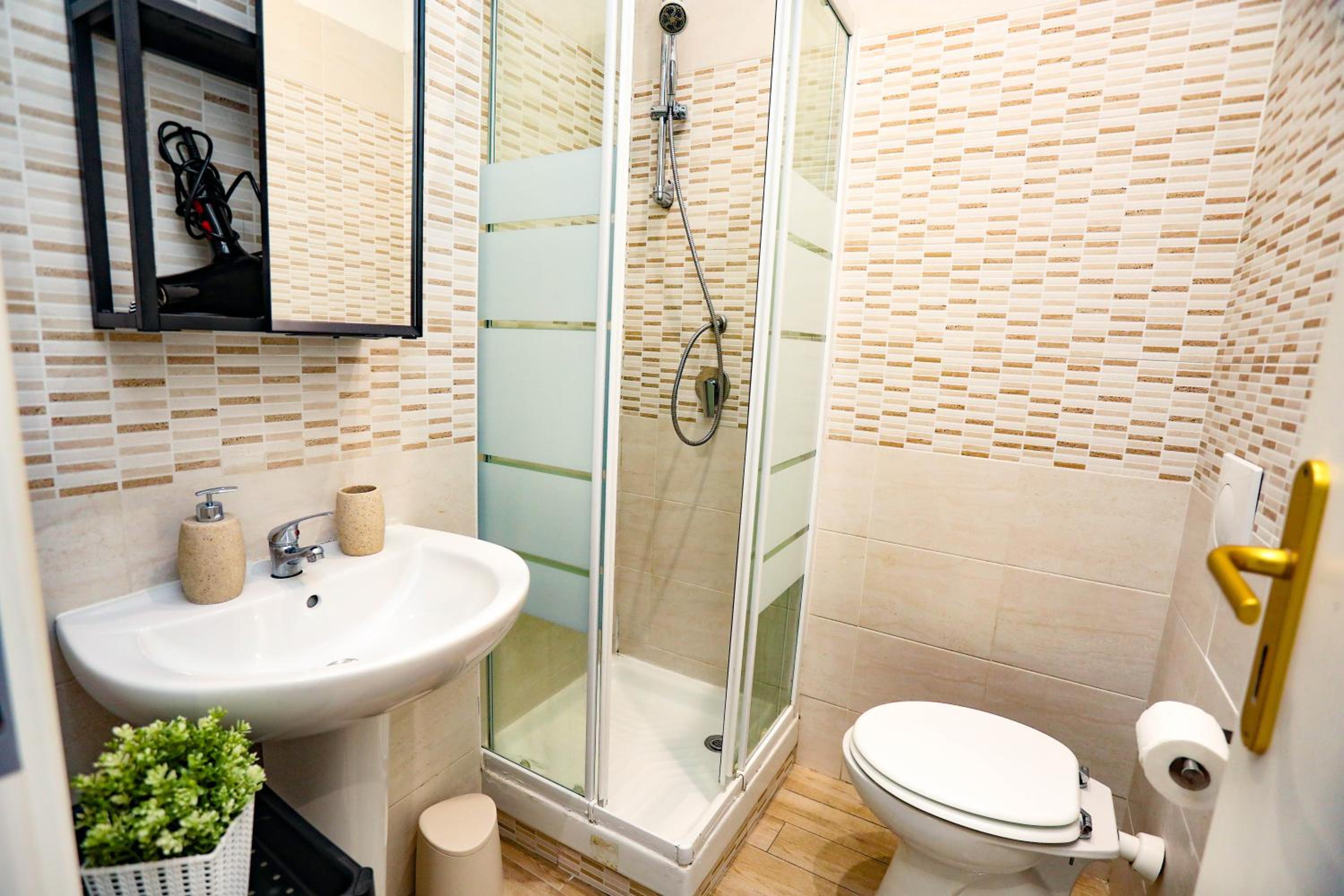 Triple Room with Private External Bathroom photo 2
