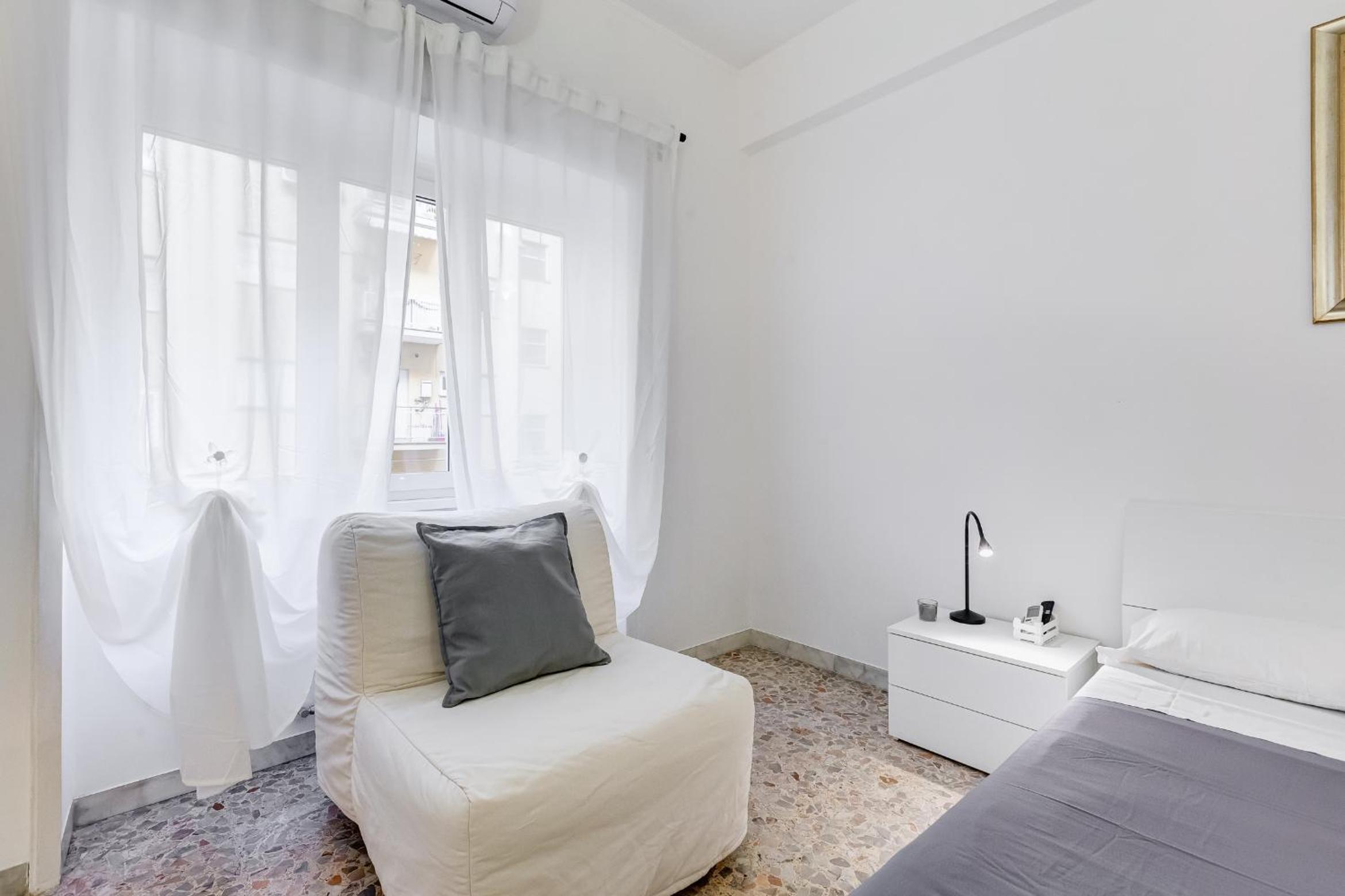 Triple Room with Private Bathroom photo 2