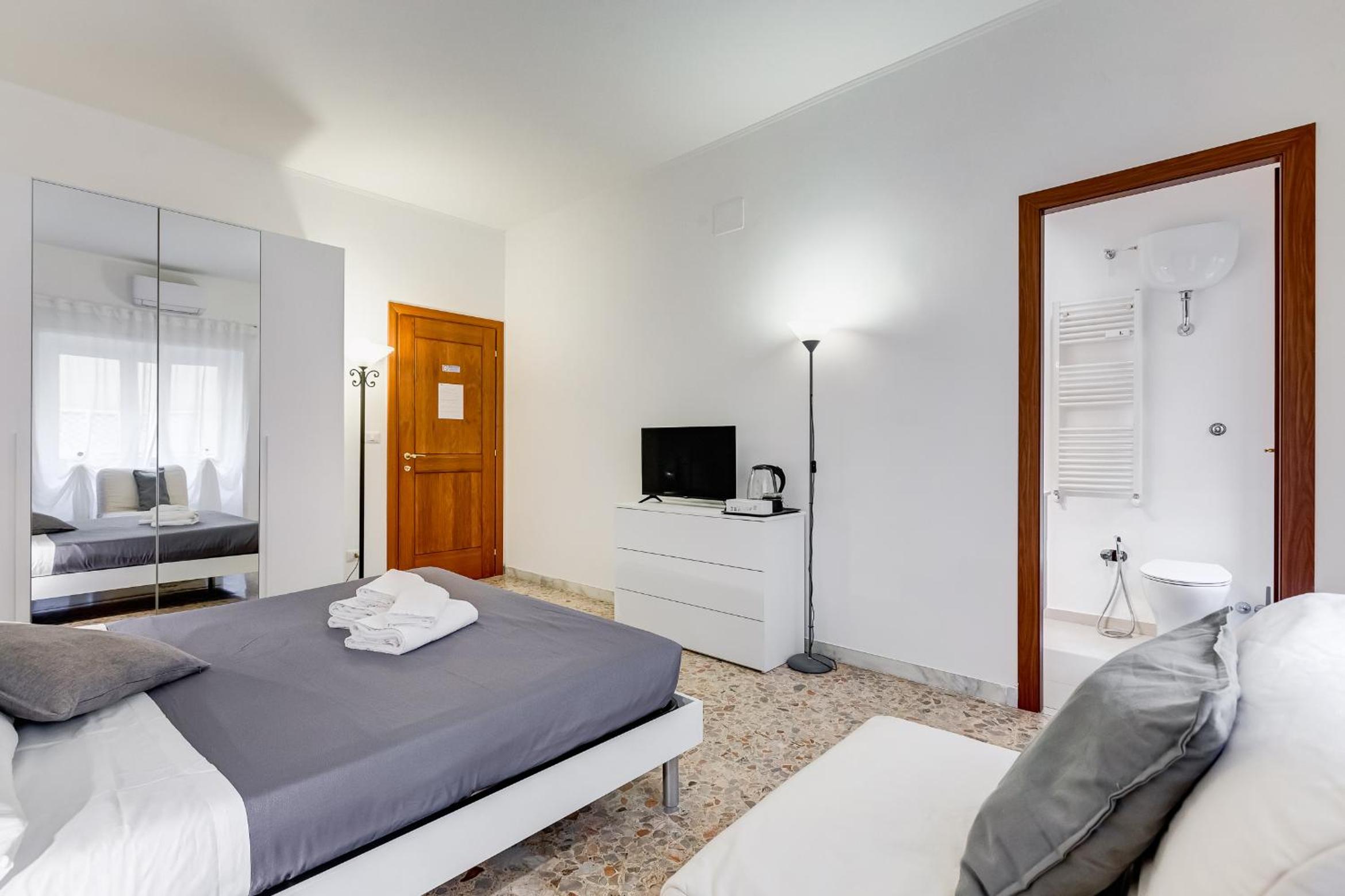 Triple Room with Private Bathroom