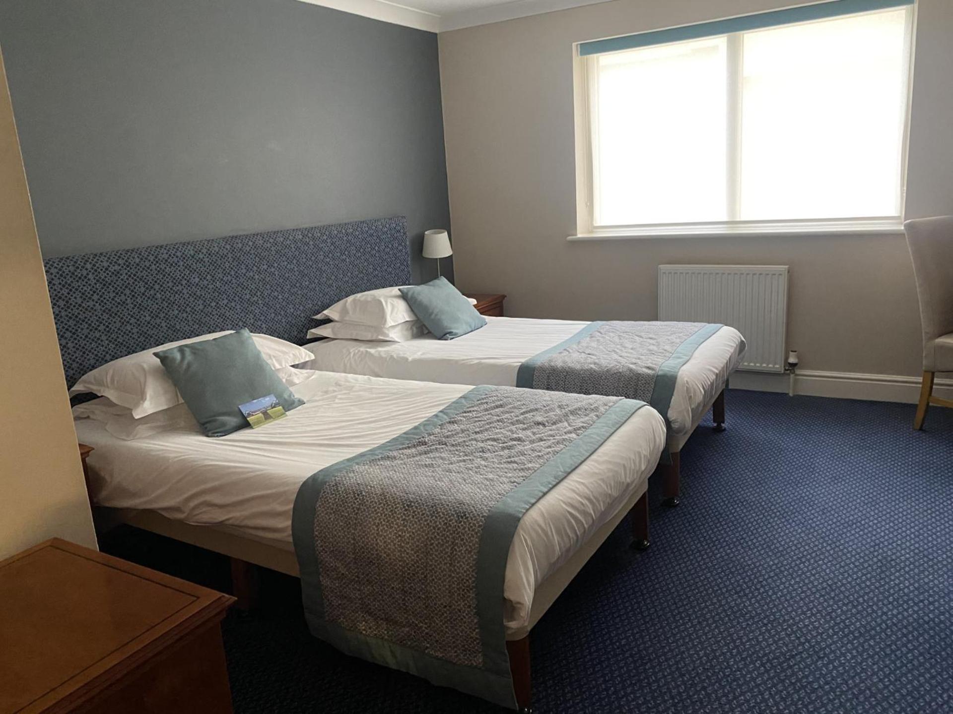 Budget Twin Room - Internal facing