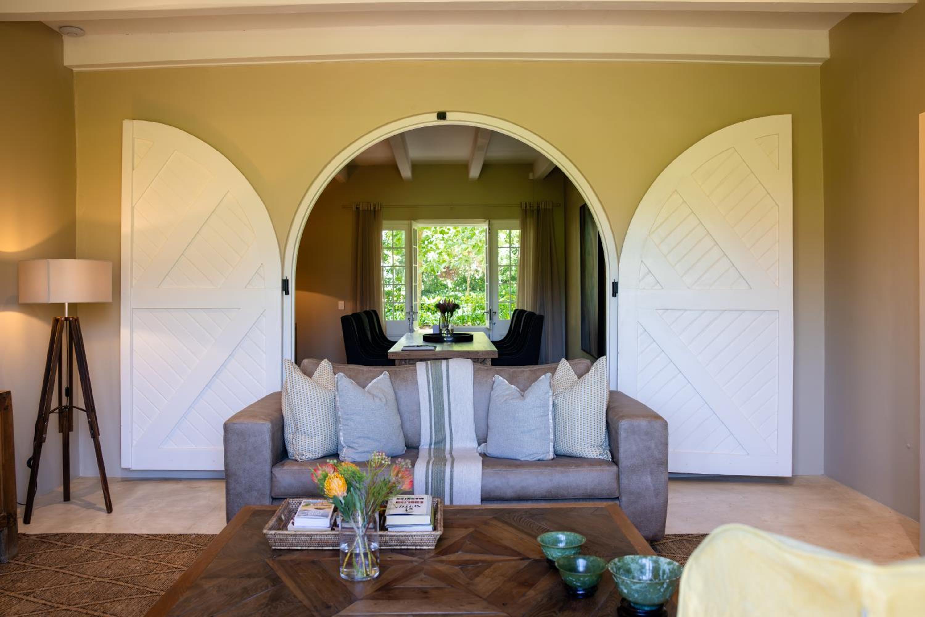 Suite with Mountain View - Photo 12
