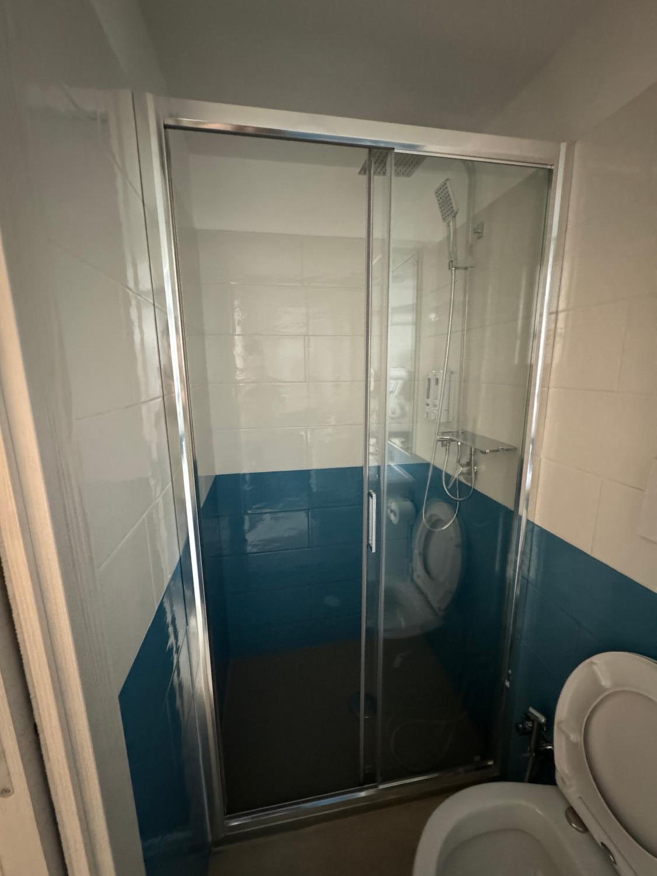 Double or Twin Room with Private Bathroom photo 3