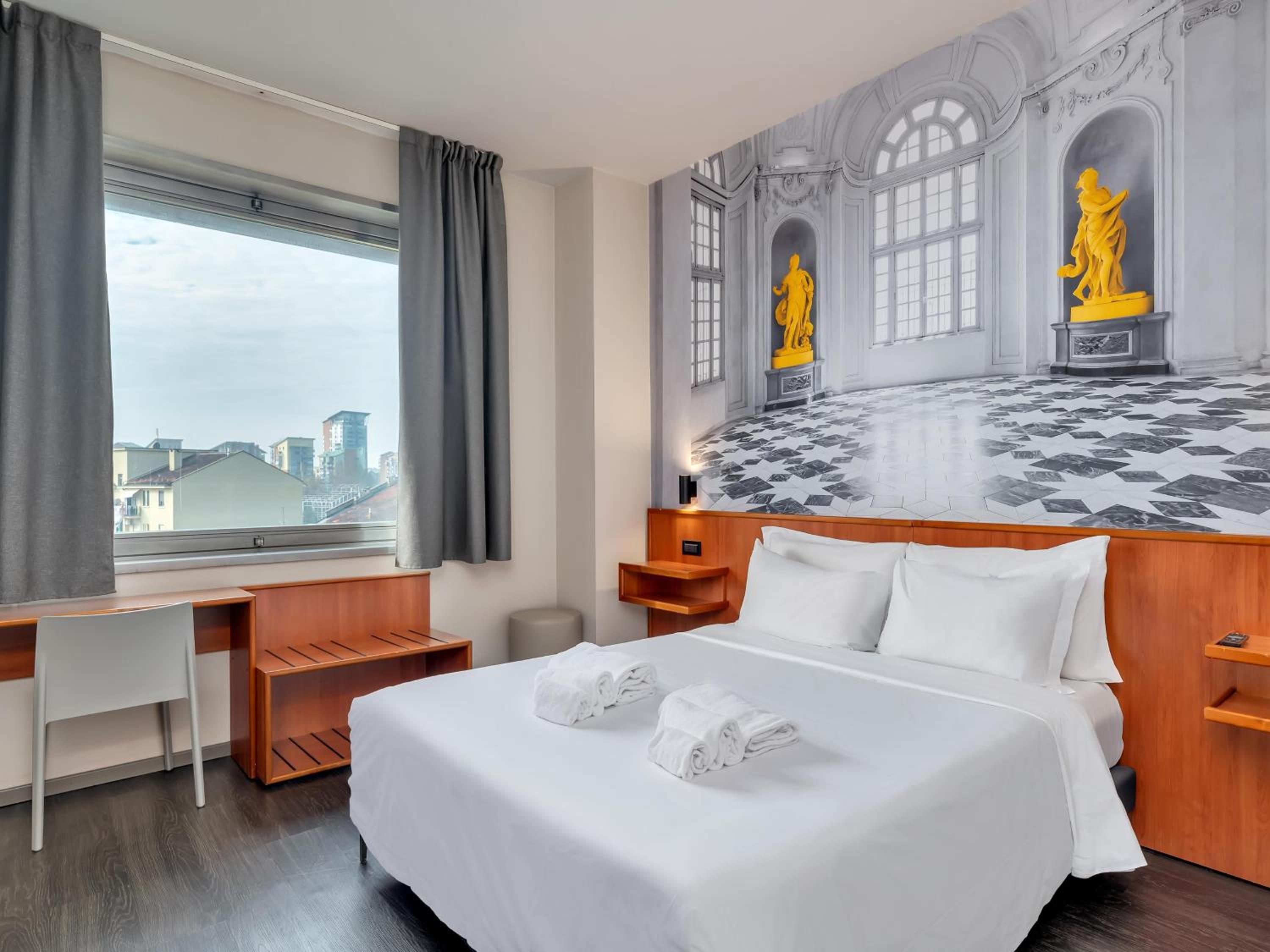 Relax in this stylish and cozy hotel retreat!