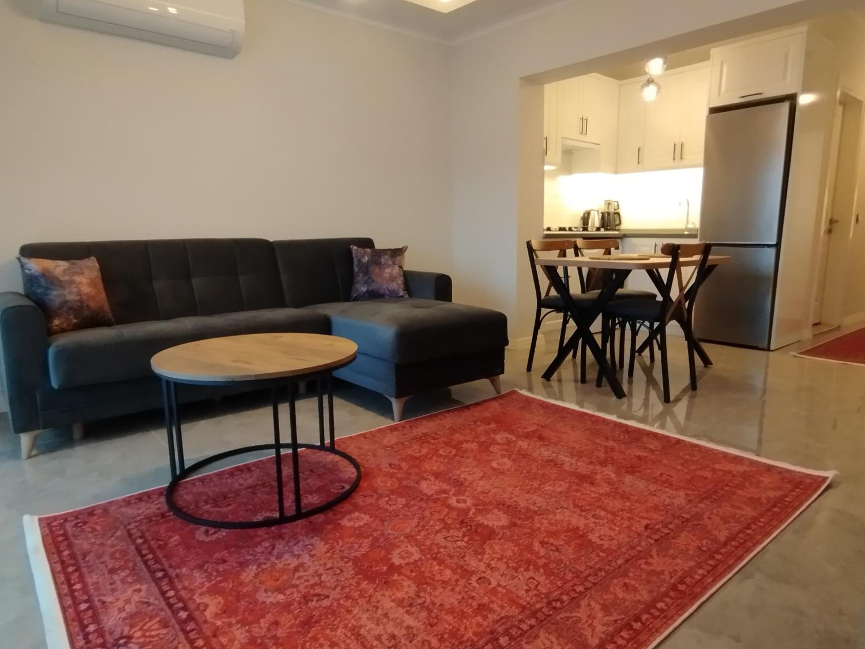 Apartment with View and Balcony - Photo 3