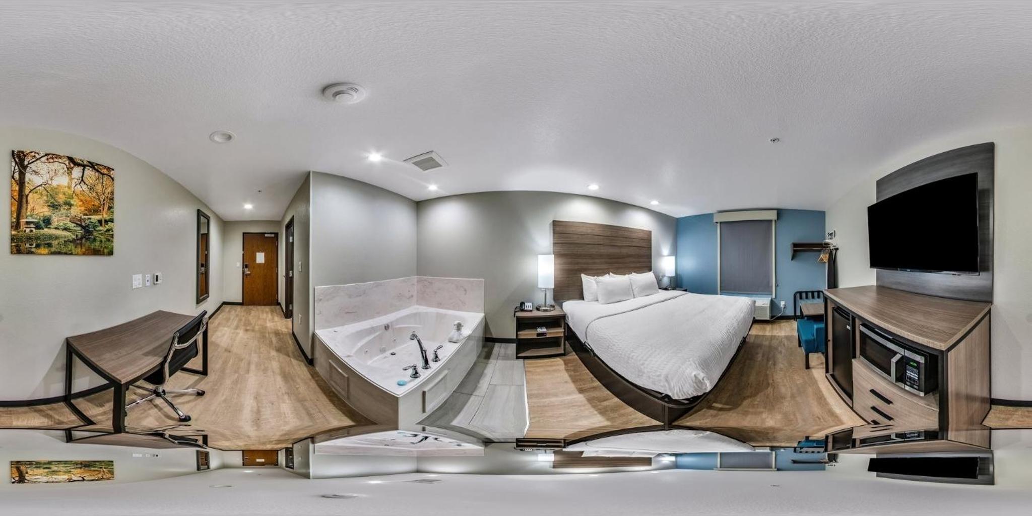 King Room with Jacuzzi - Non Smoking/Interior Hall photo 2