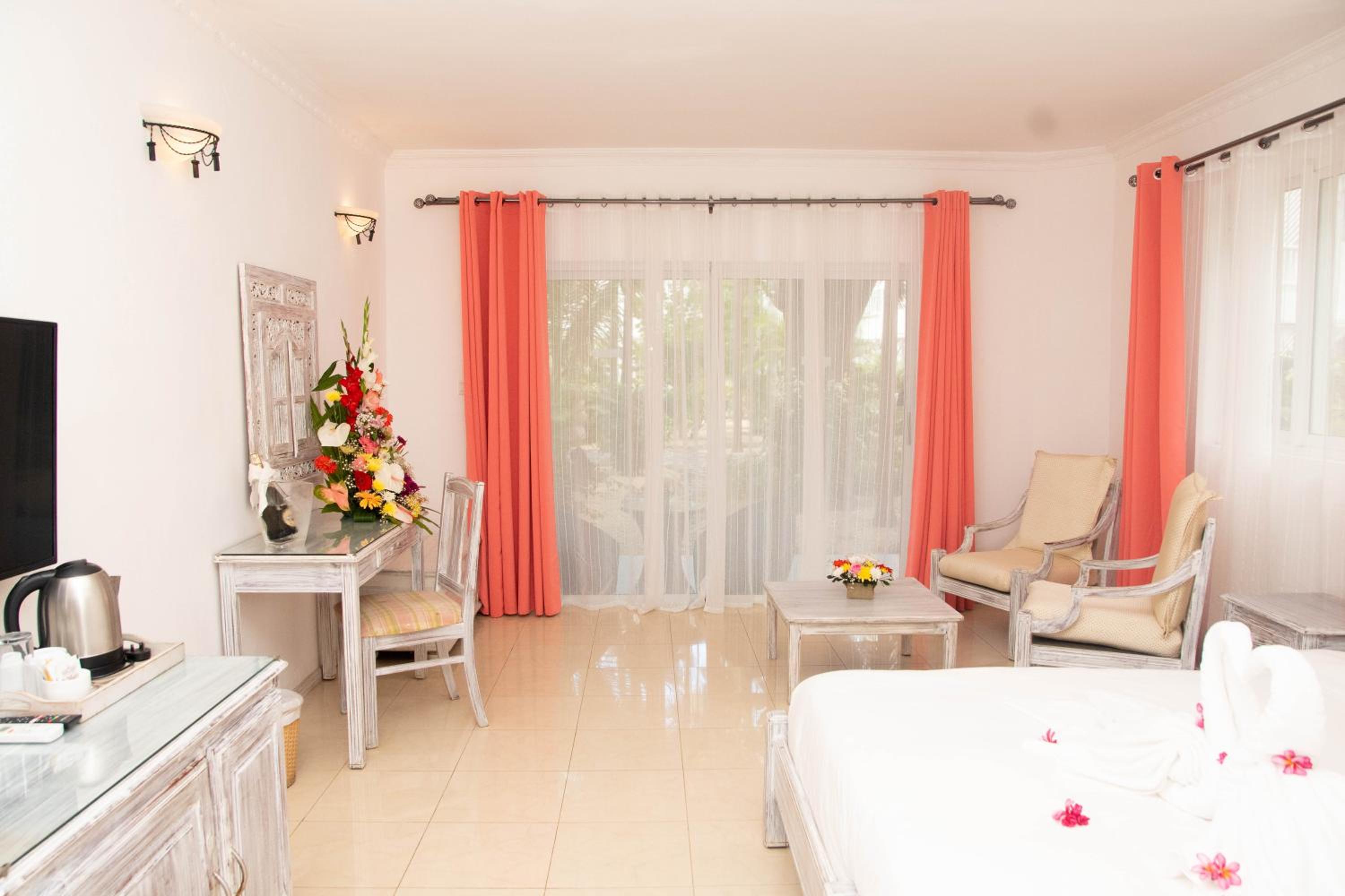 Superior Room with Garden View - Photo 6
