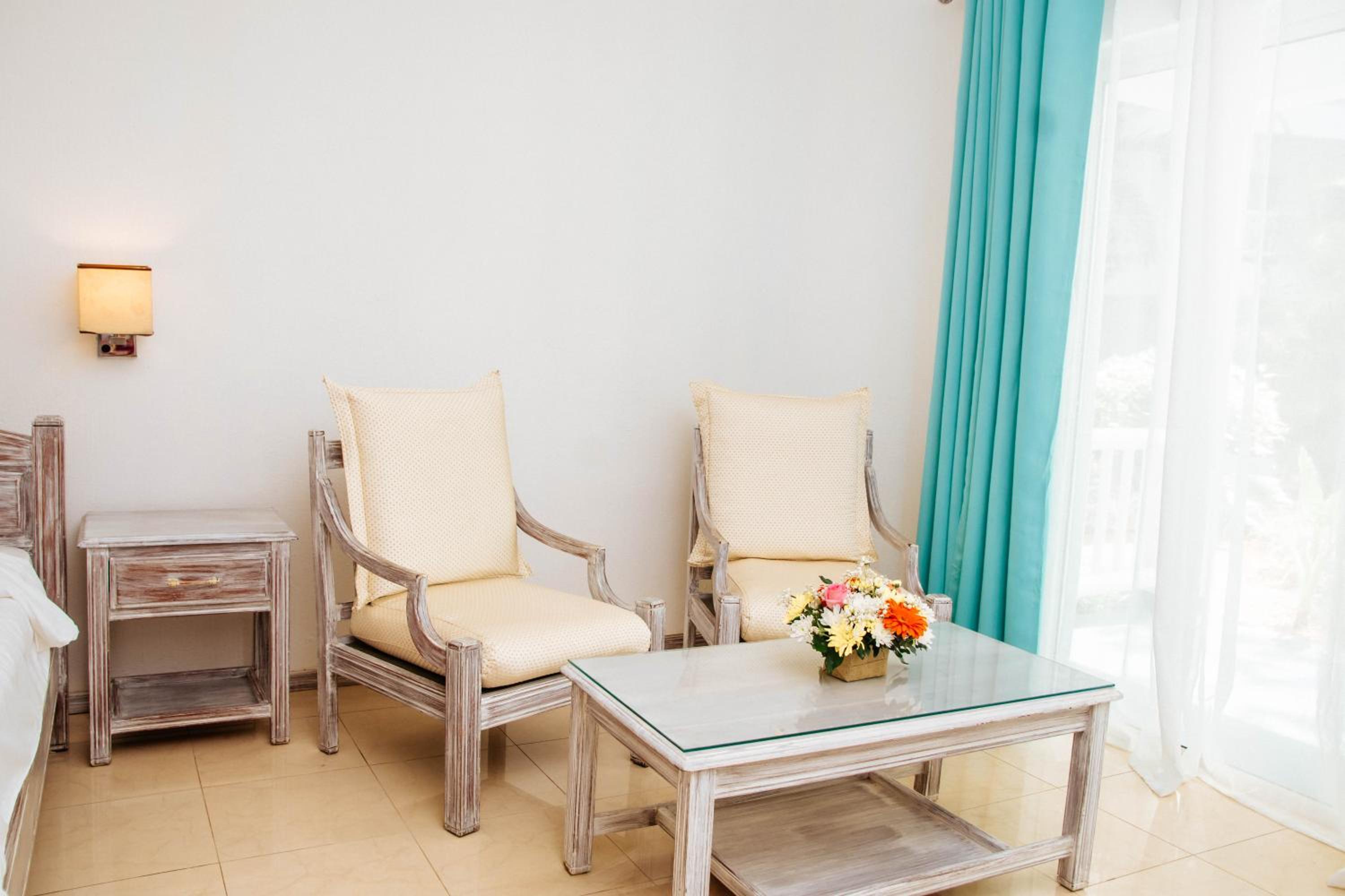 Deluxe Room with Sea View - Photo 4