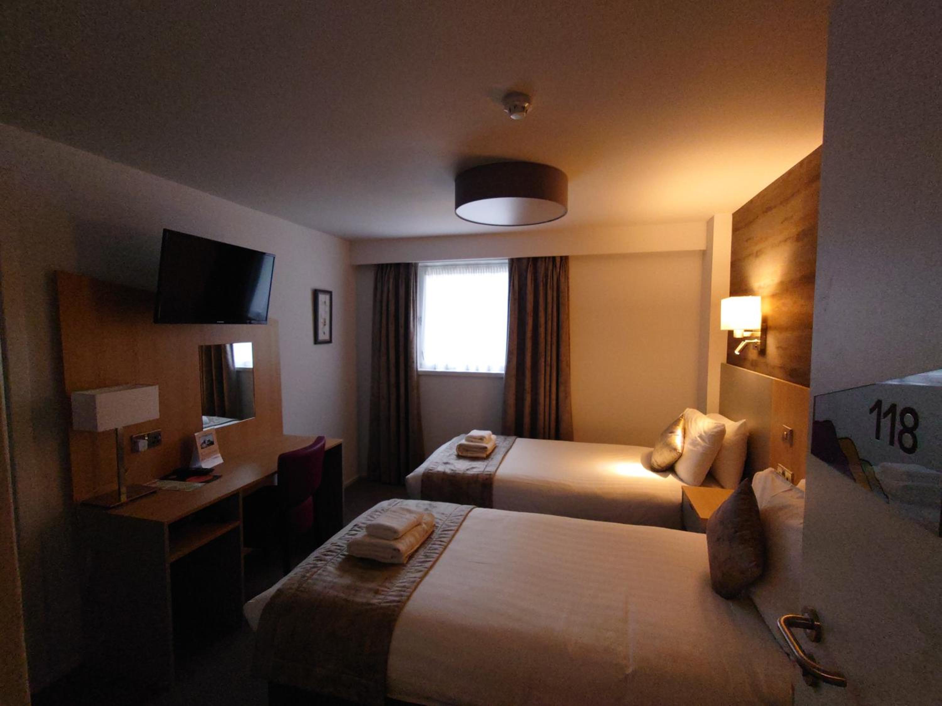 Twin Room - Photo 6
