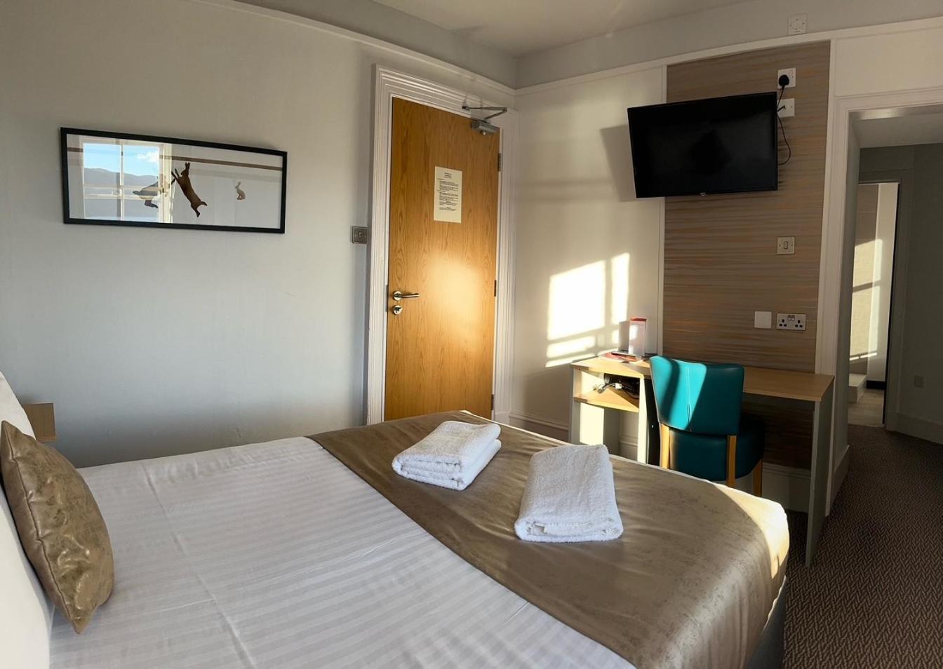 Double Room - Photo 5