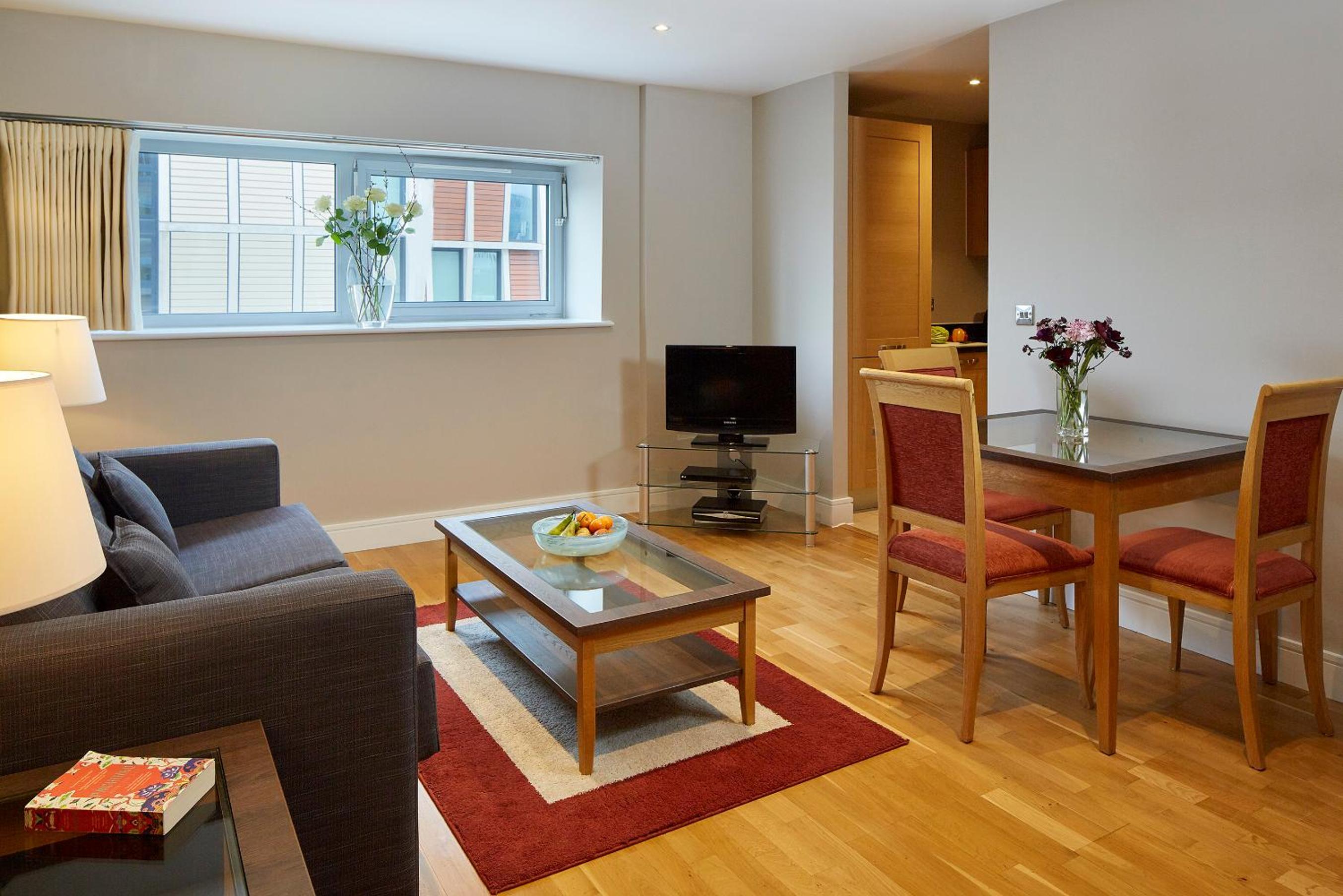 One-Bedroom Apartment photo 2