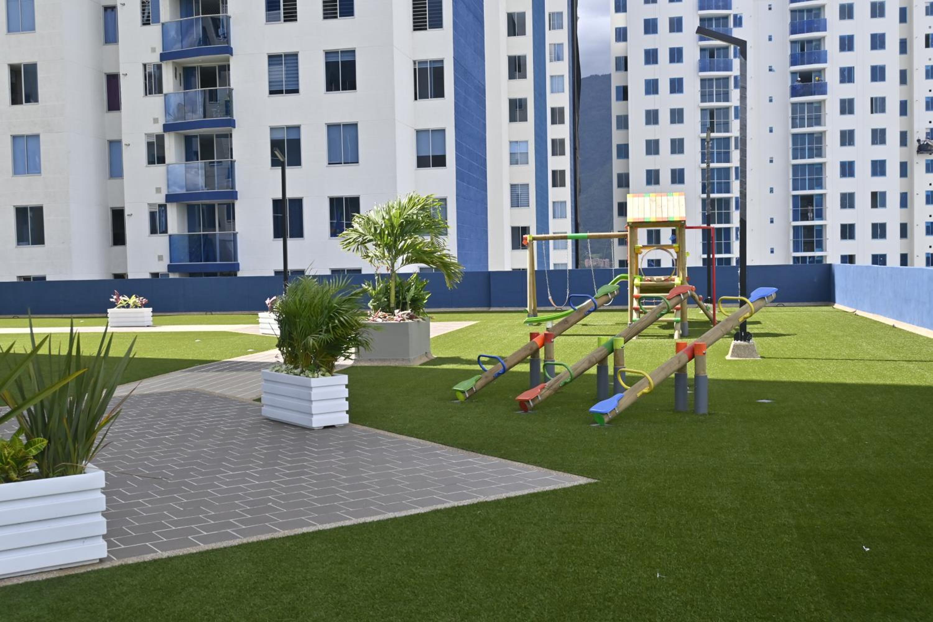 Two-Bedroom Deluxe Apartment with Balcony photo 3