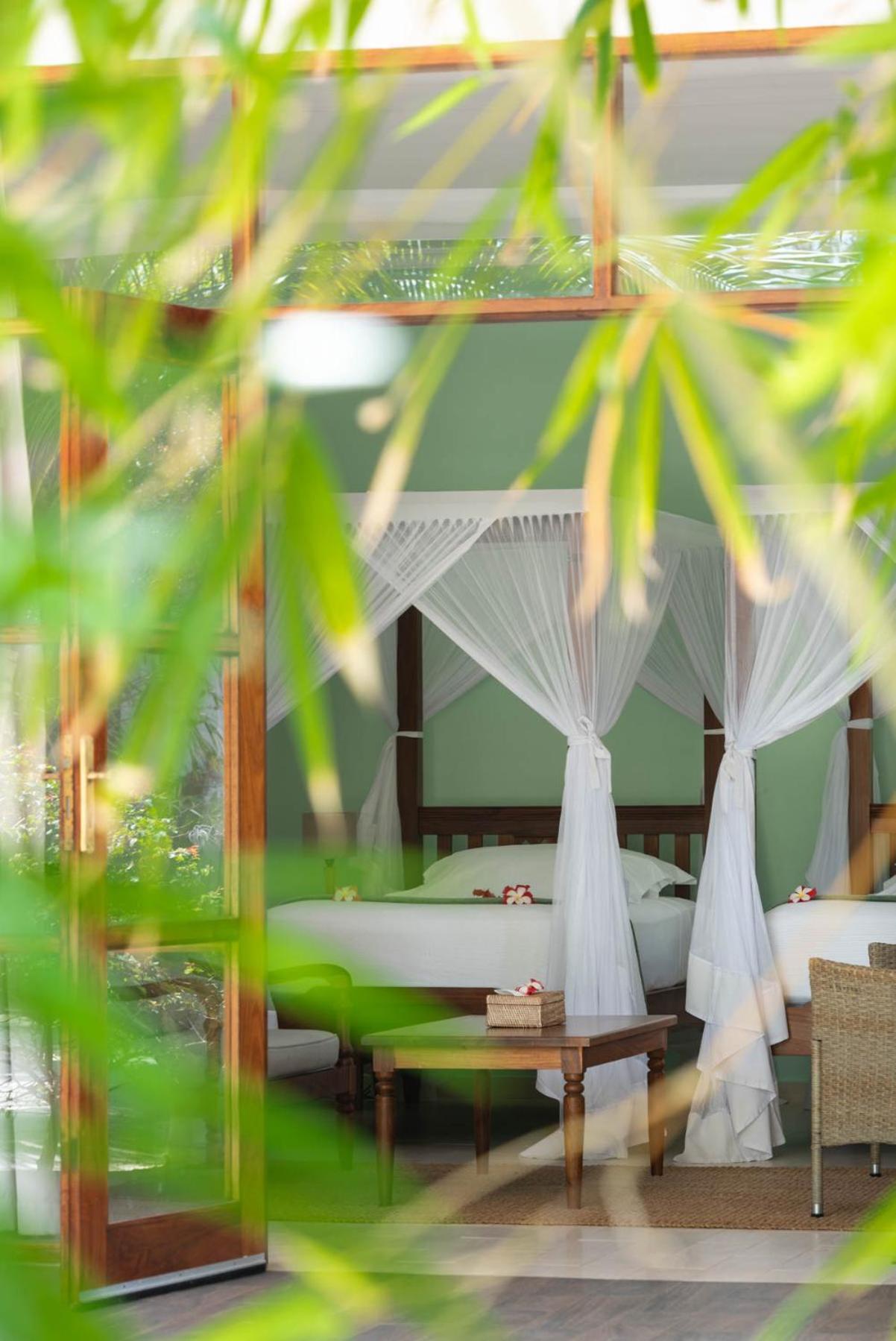 Villa with Garden View