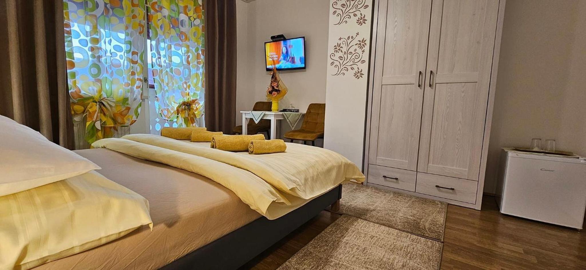 Double Room - Photo 3