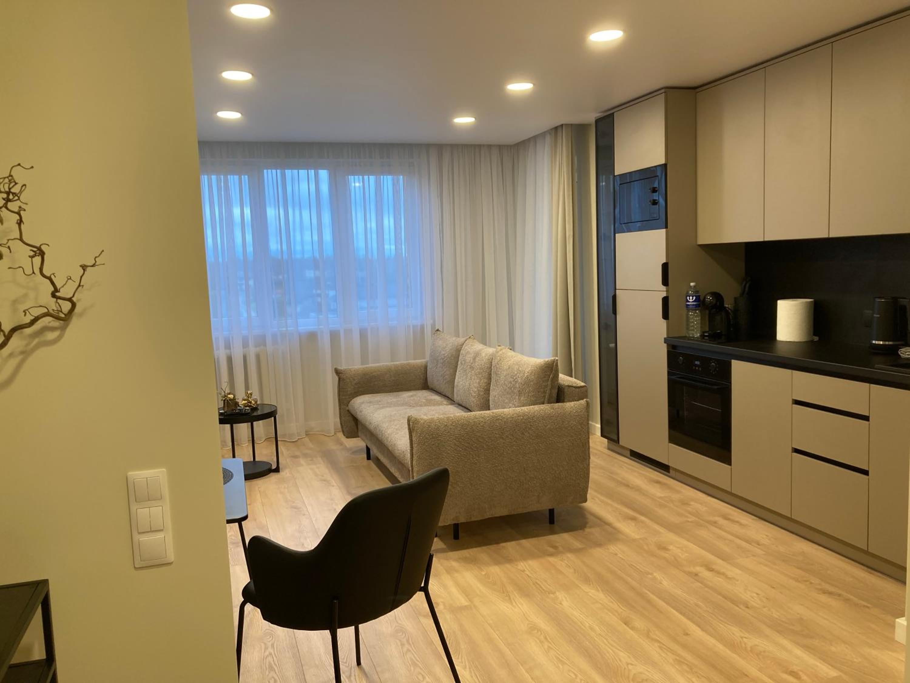 One-Bedroom Apartment photo 1