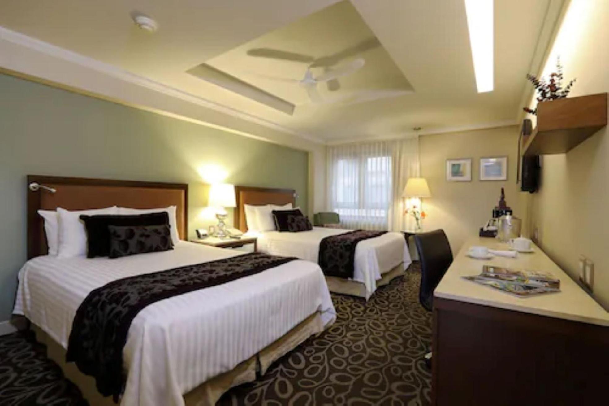 Standard Twin Room - Photo 2