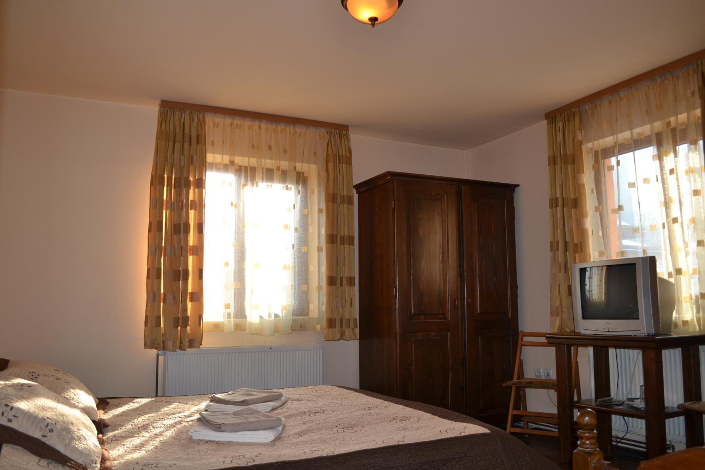 Three-Bedroom Suite photo 2