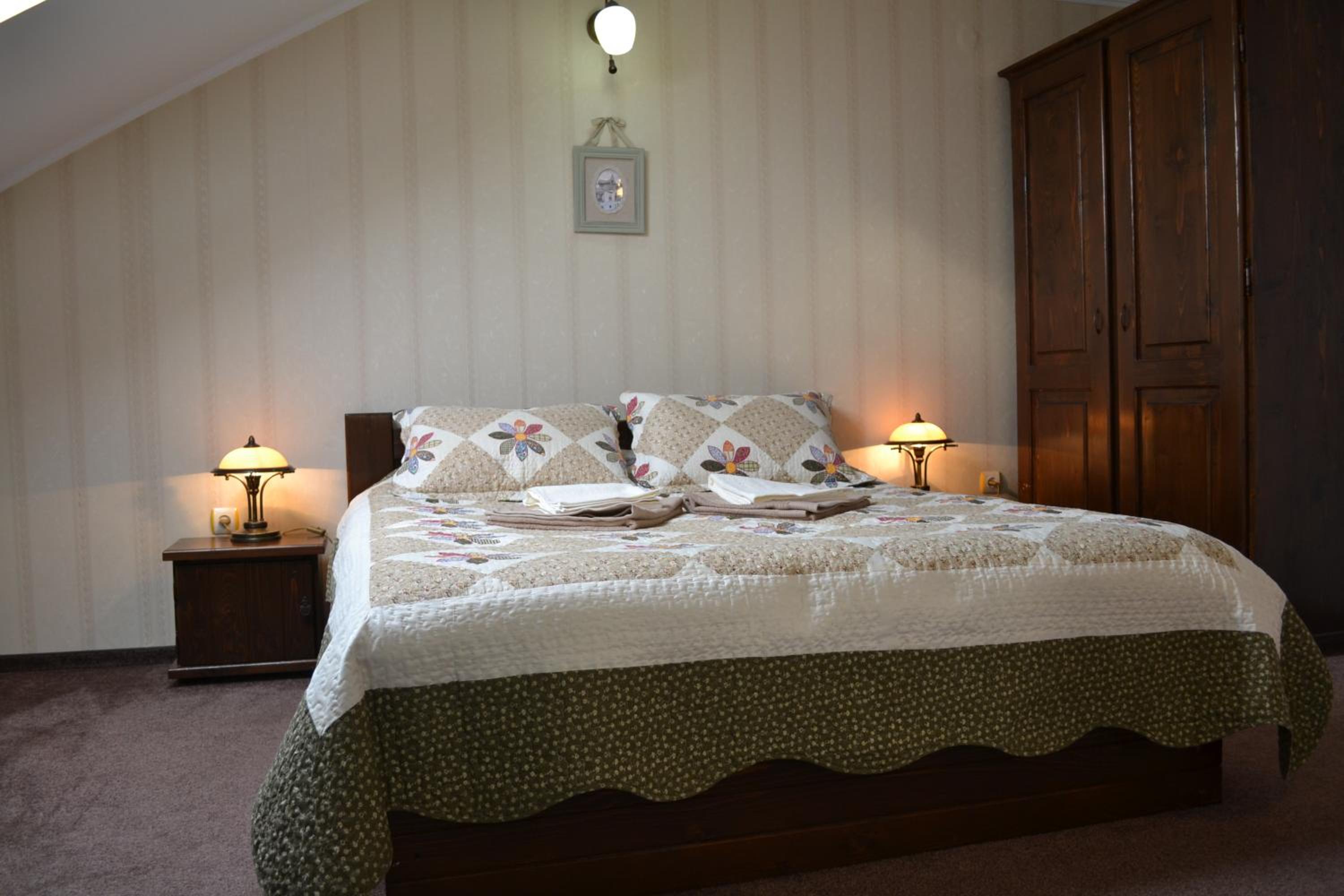 Double Room with Private Bathroom - Attic photo 1