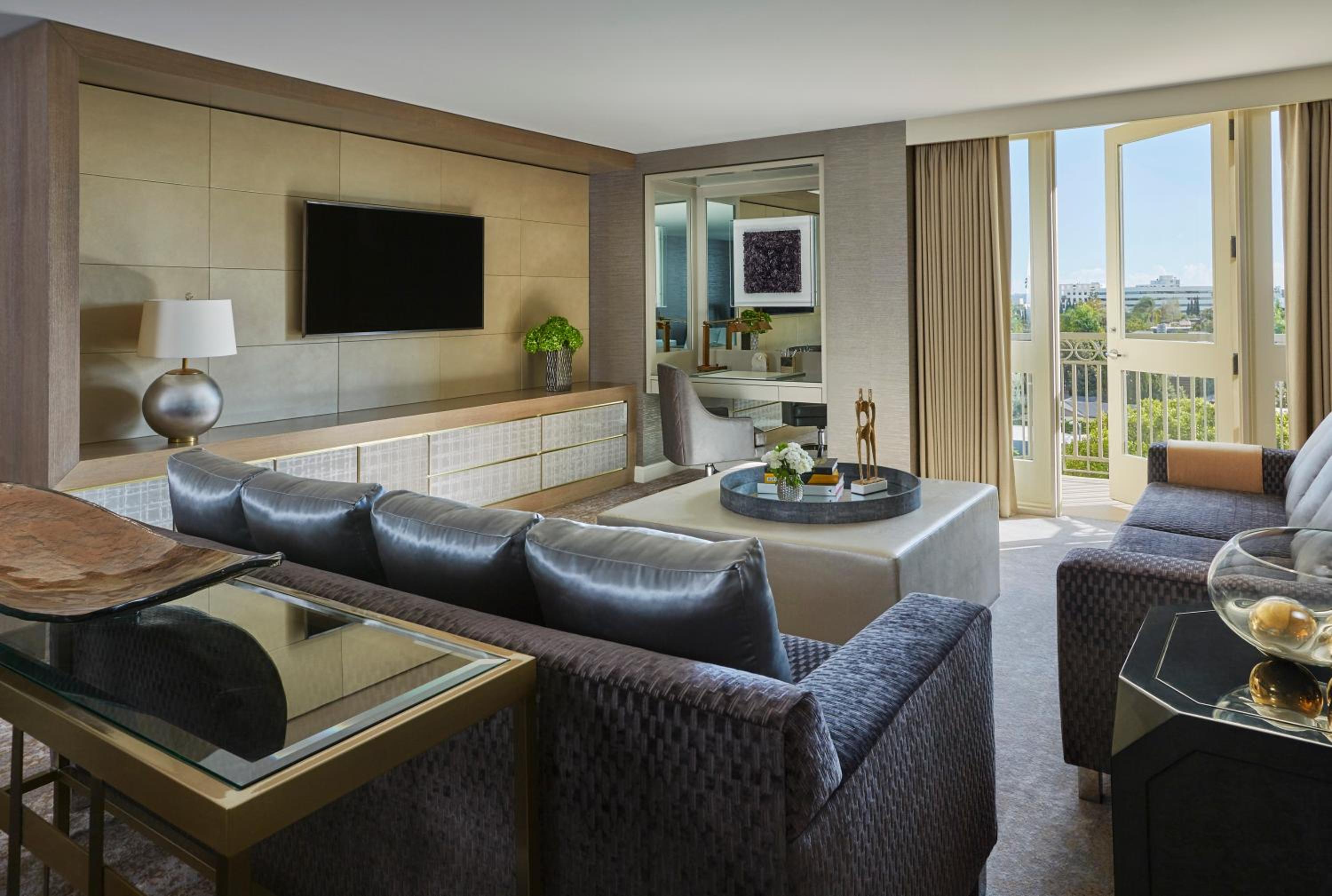 Grand Heritage Suite thumbnail 5
