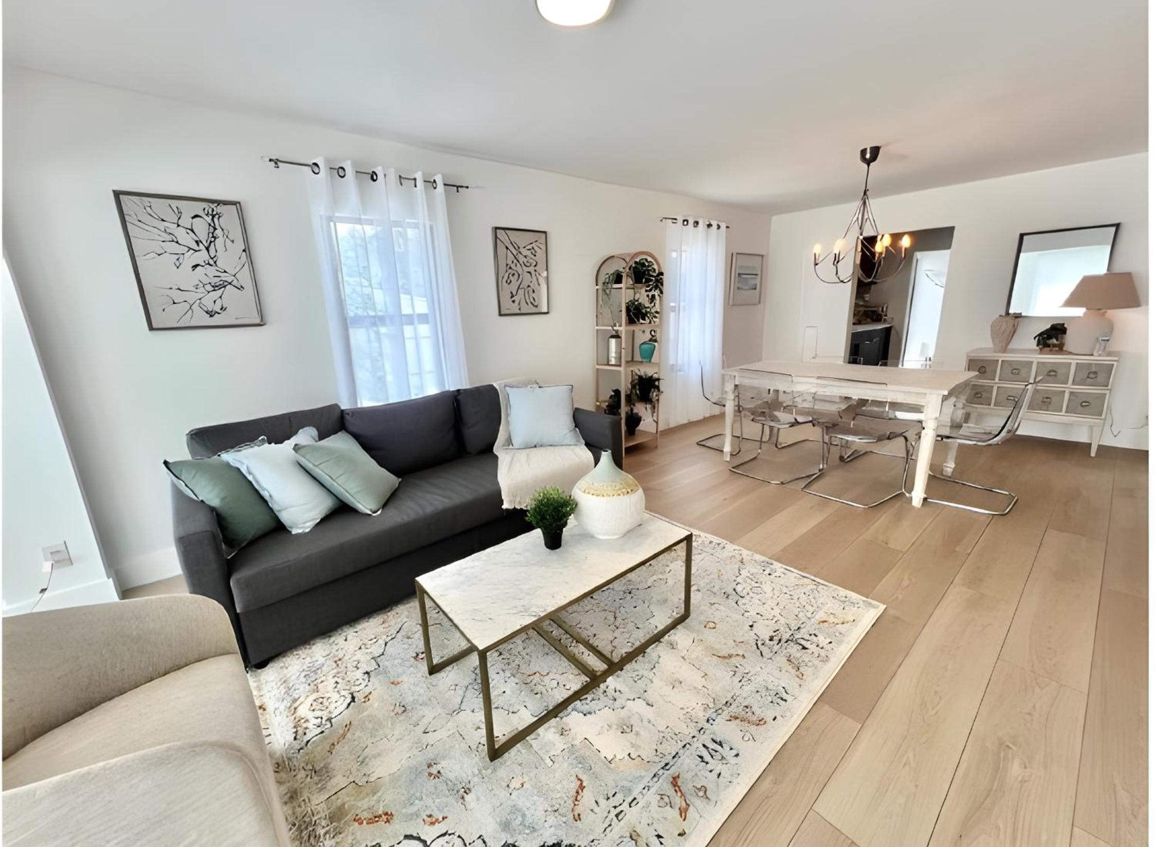 Three-Bedroom House photo 2