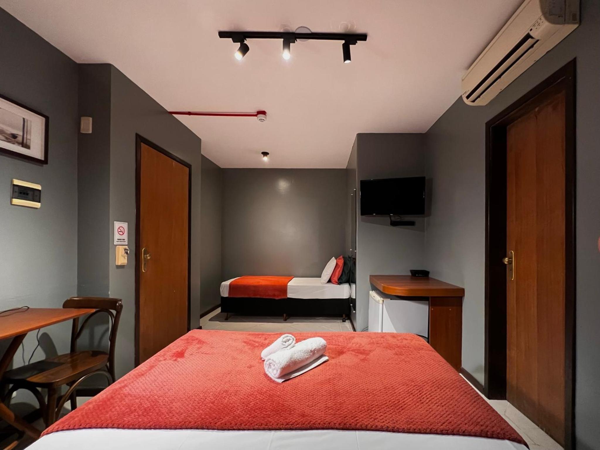 Deluxe Triple Room photo 3