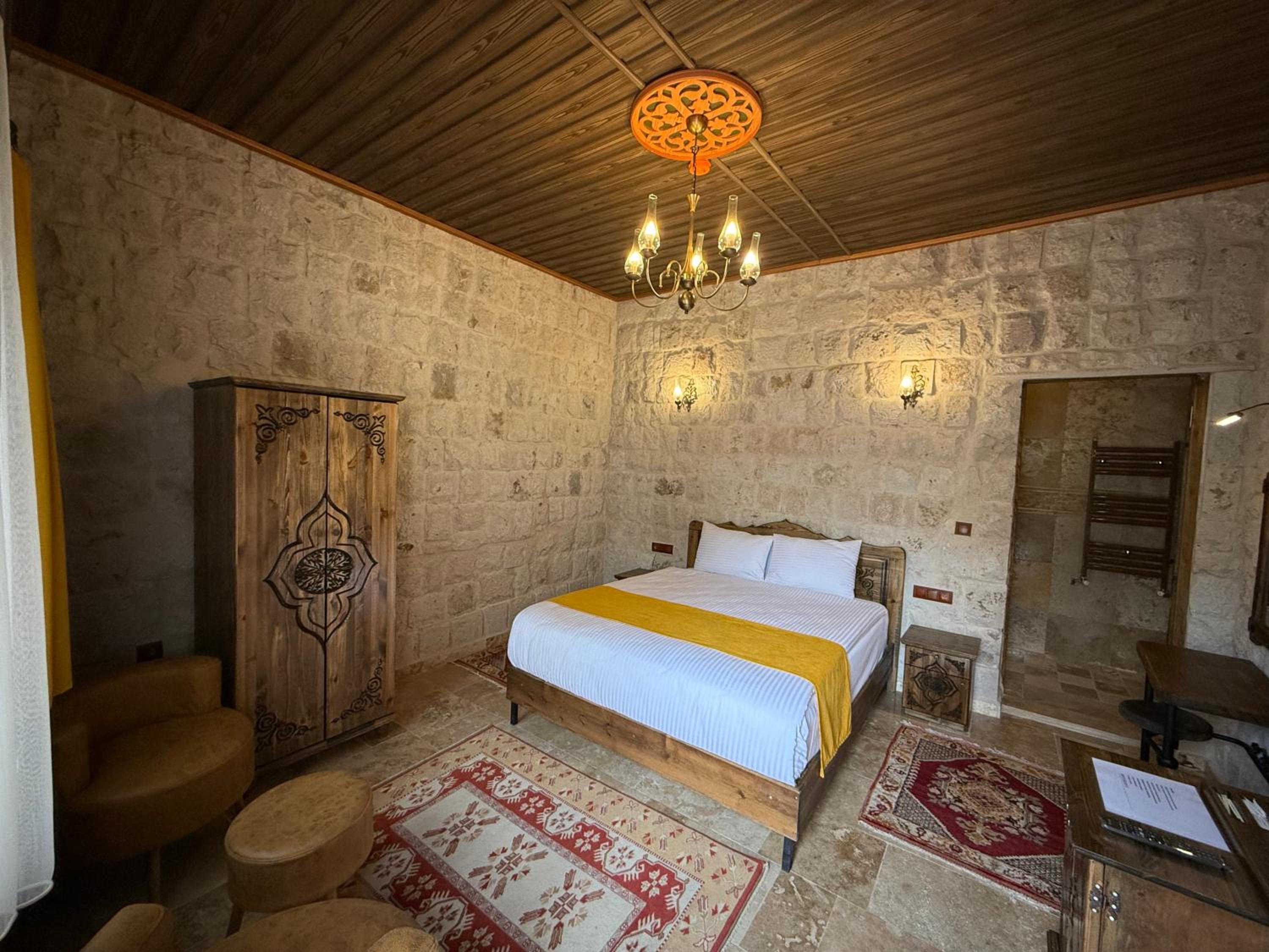 Standard Double Room - Photo 3