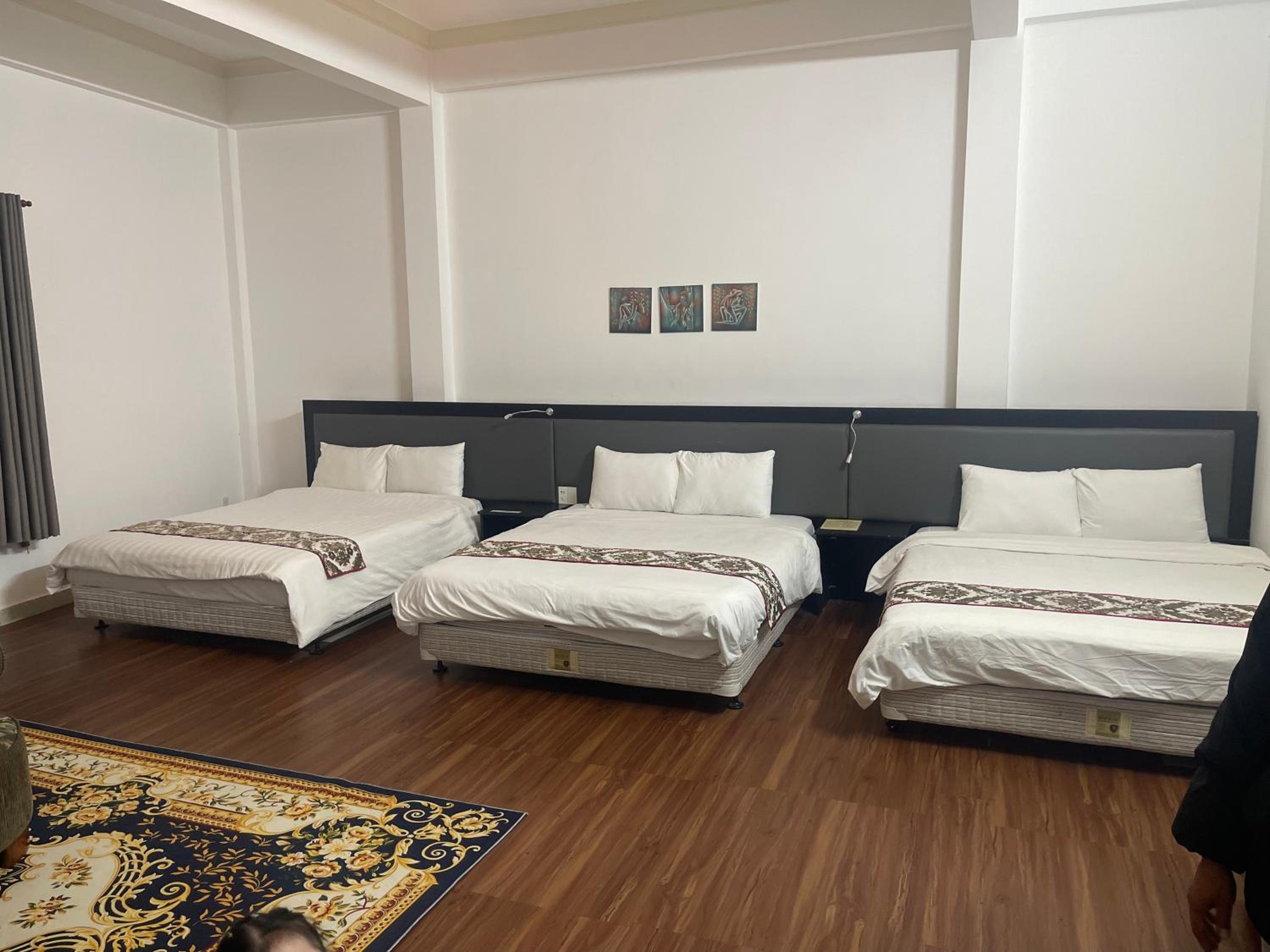 Deluxe Family Room