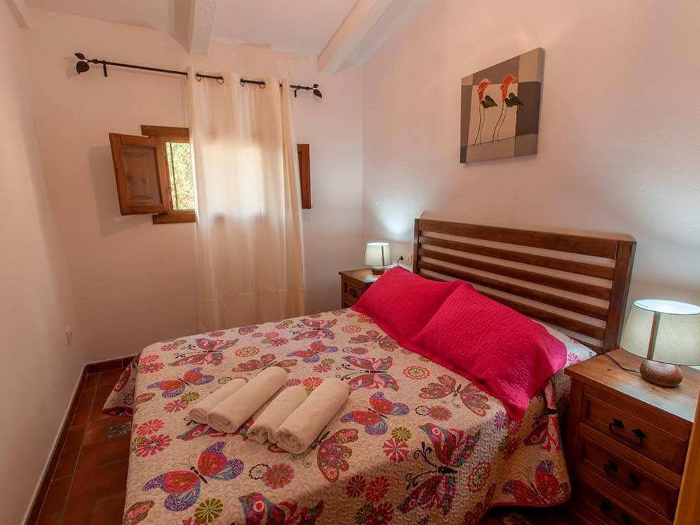Eight-Bedroom House photo 3
