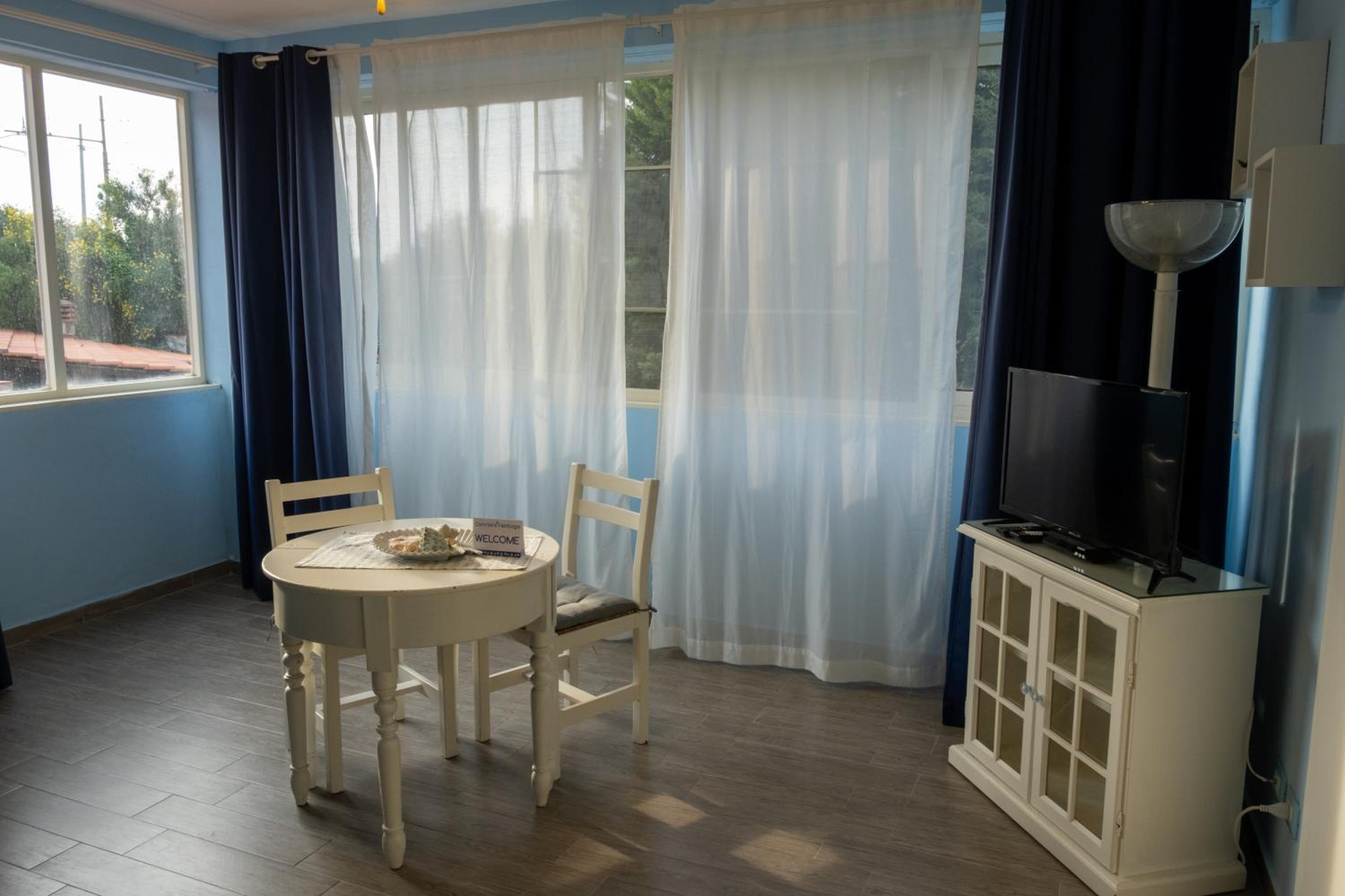 Apartment with Garden View
