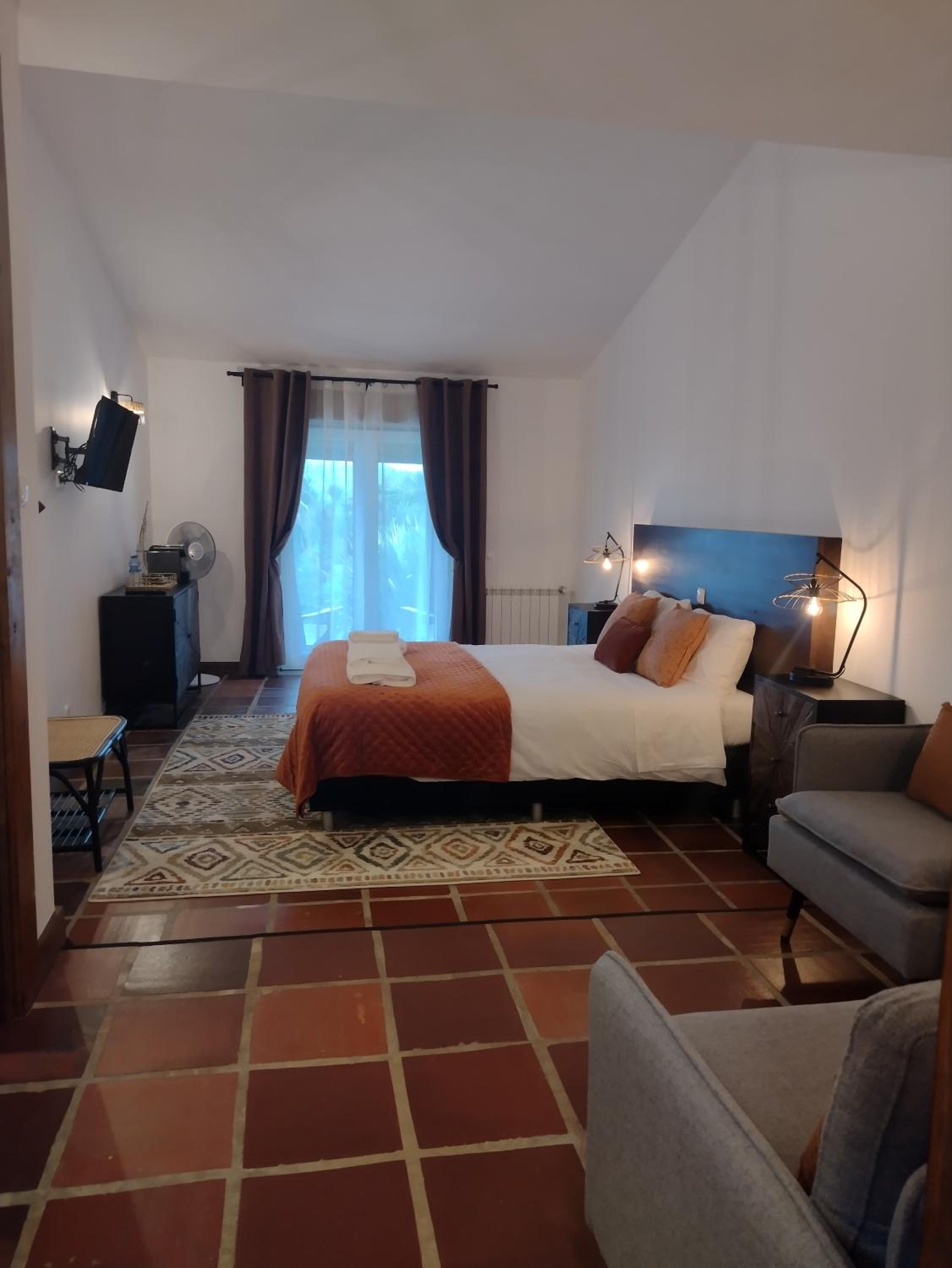 One-Bedroom Apartment with Terrace